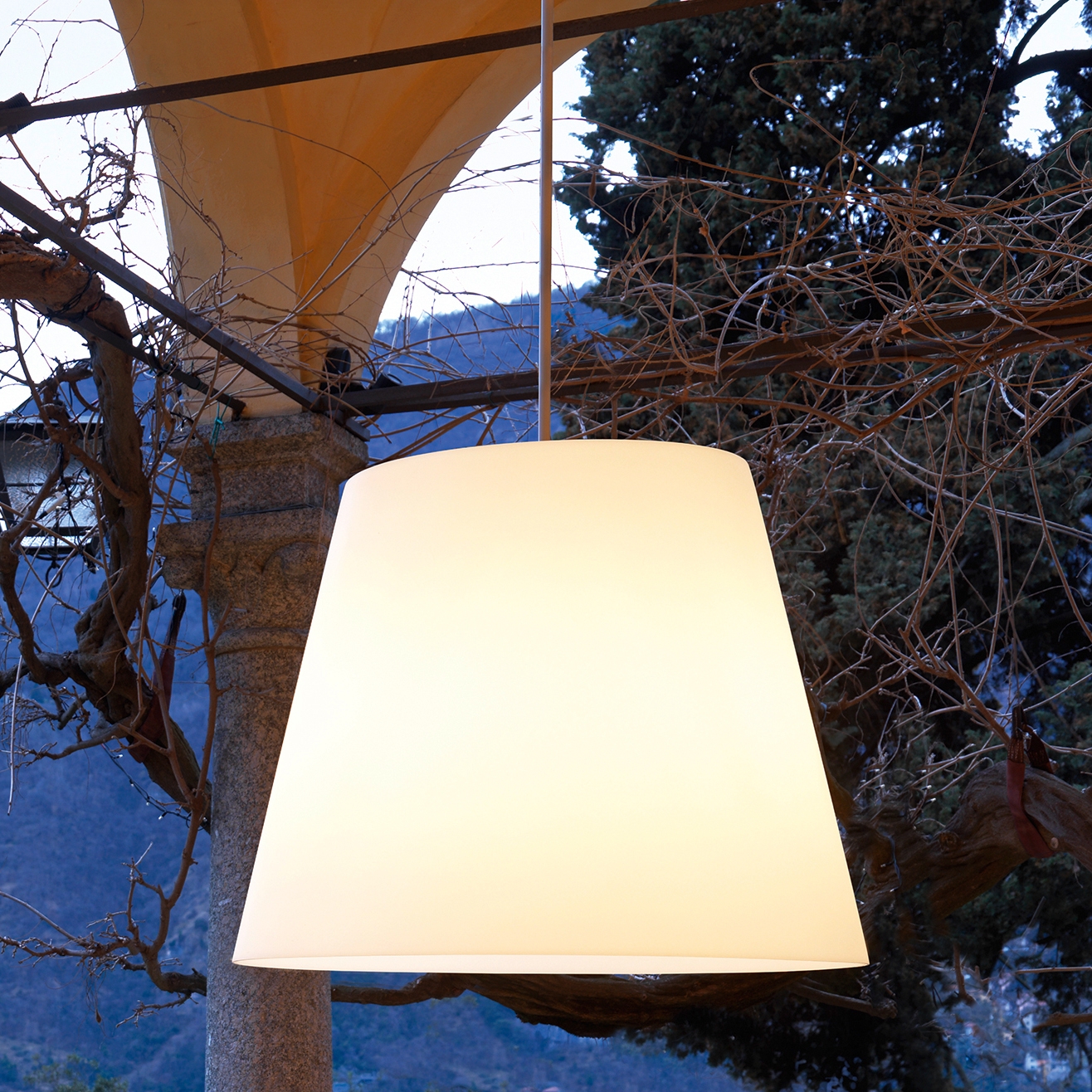 Display product Amax Outdoor Suspension lamp from manufacturer FontanaArte