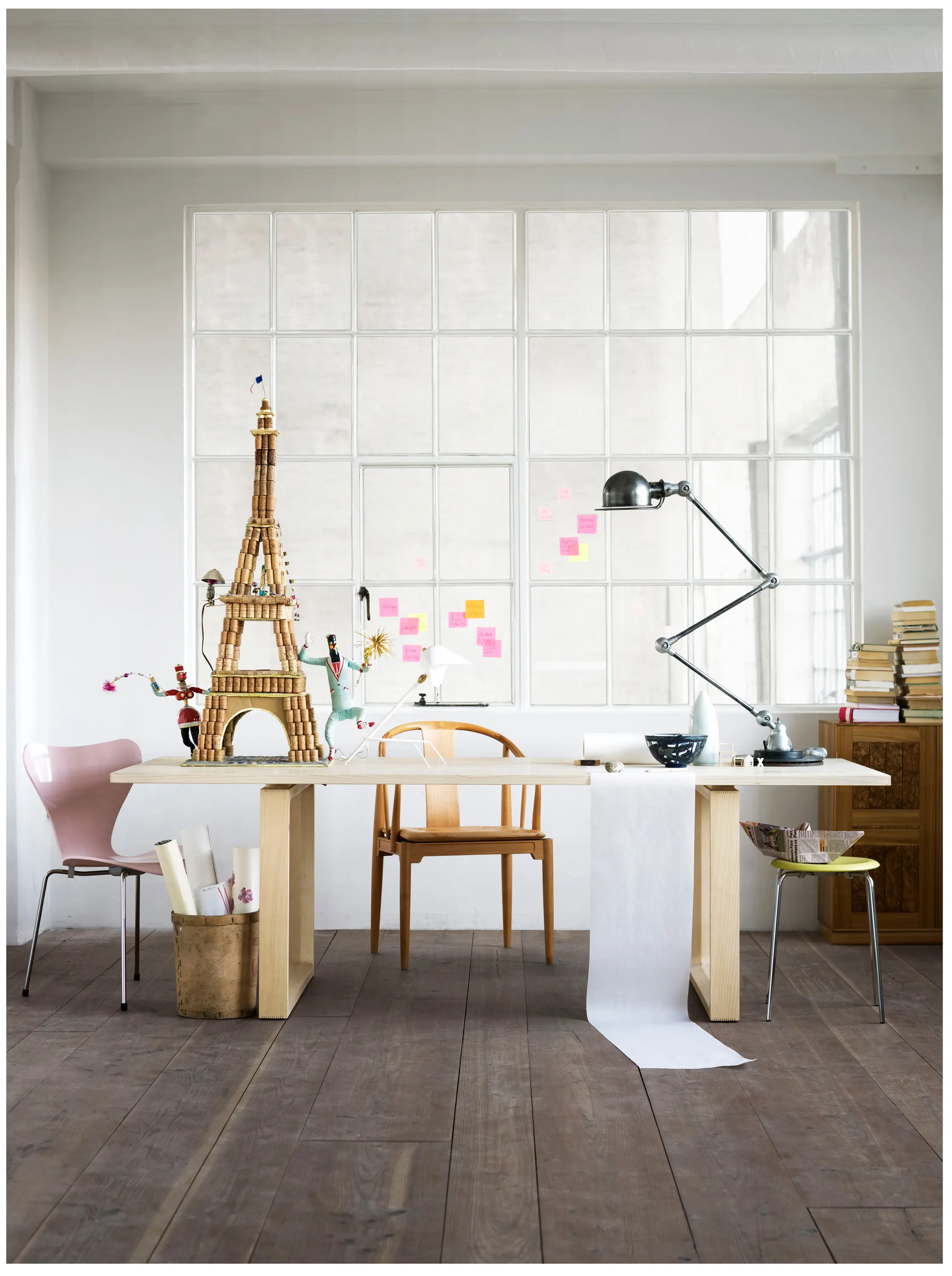 Fritz Hansen - China Chair™ | 4832 | Solid wood | Black coloured ash