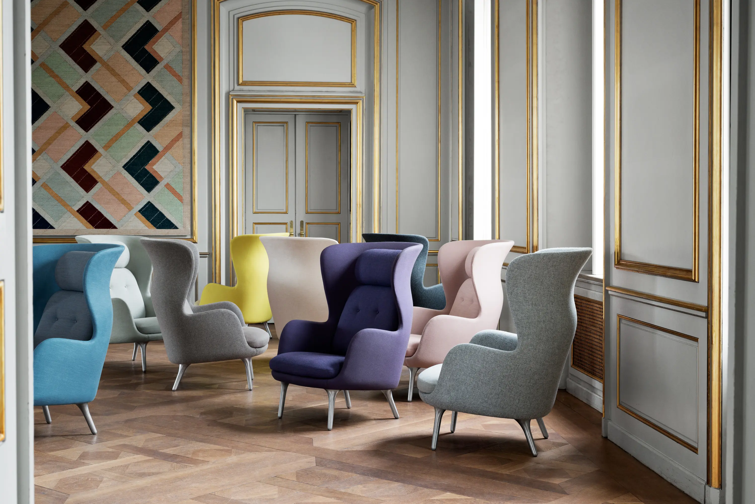 Fritz Hansen - Ro™ | Lounge chair | JH2 | Solid oak base