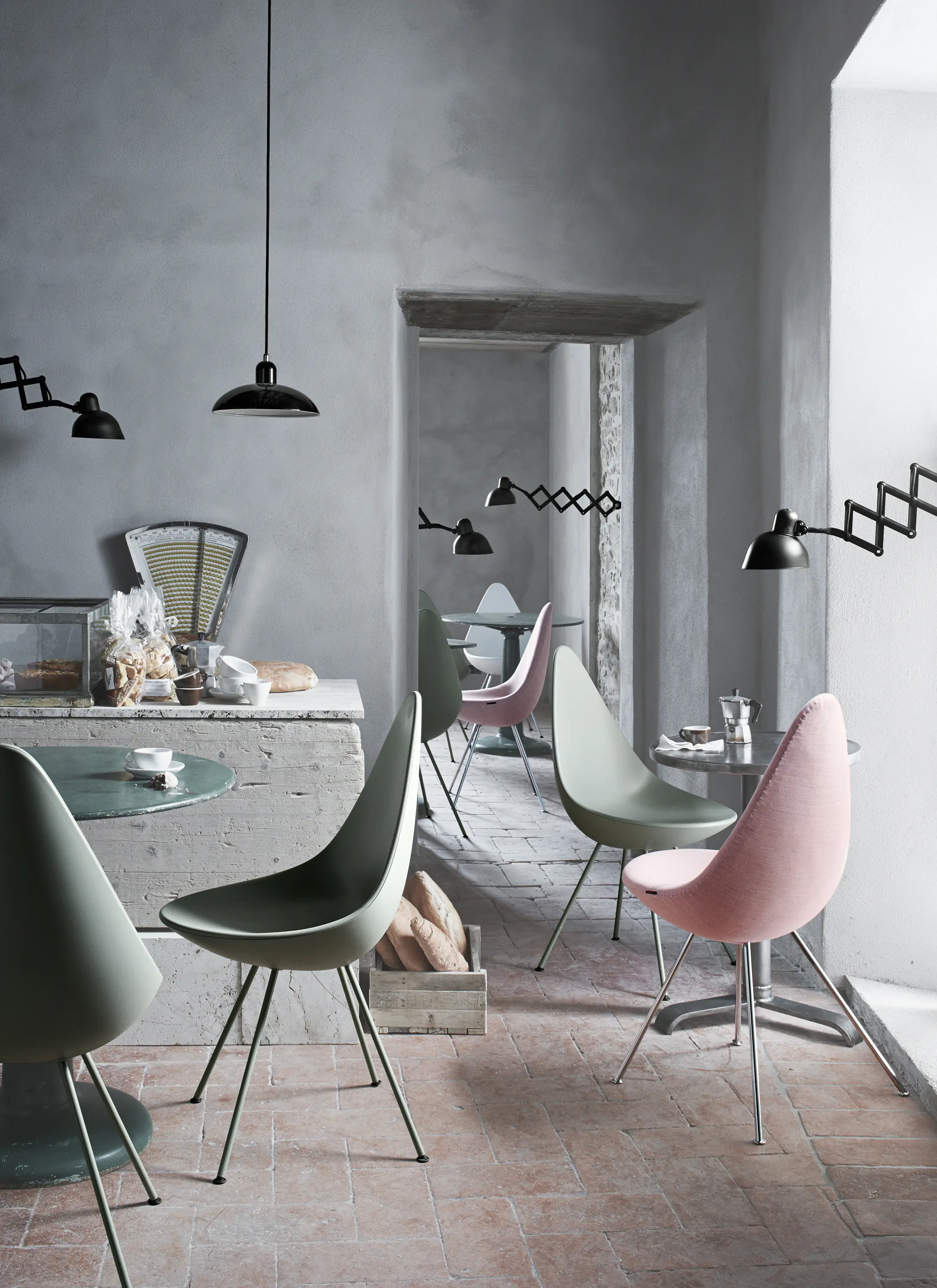 Fritz Hansen - Kaiser Idell™ Table Lamp | Matt black