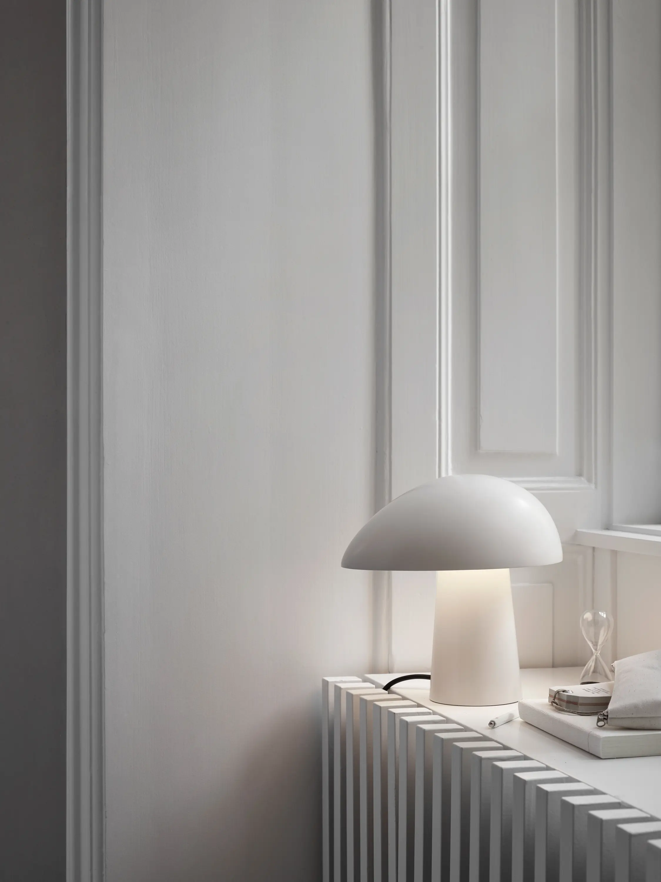 Fritz Hansen - Night Owl™ | Table lamp | Midnight Blue | Midnight blue base