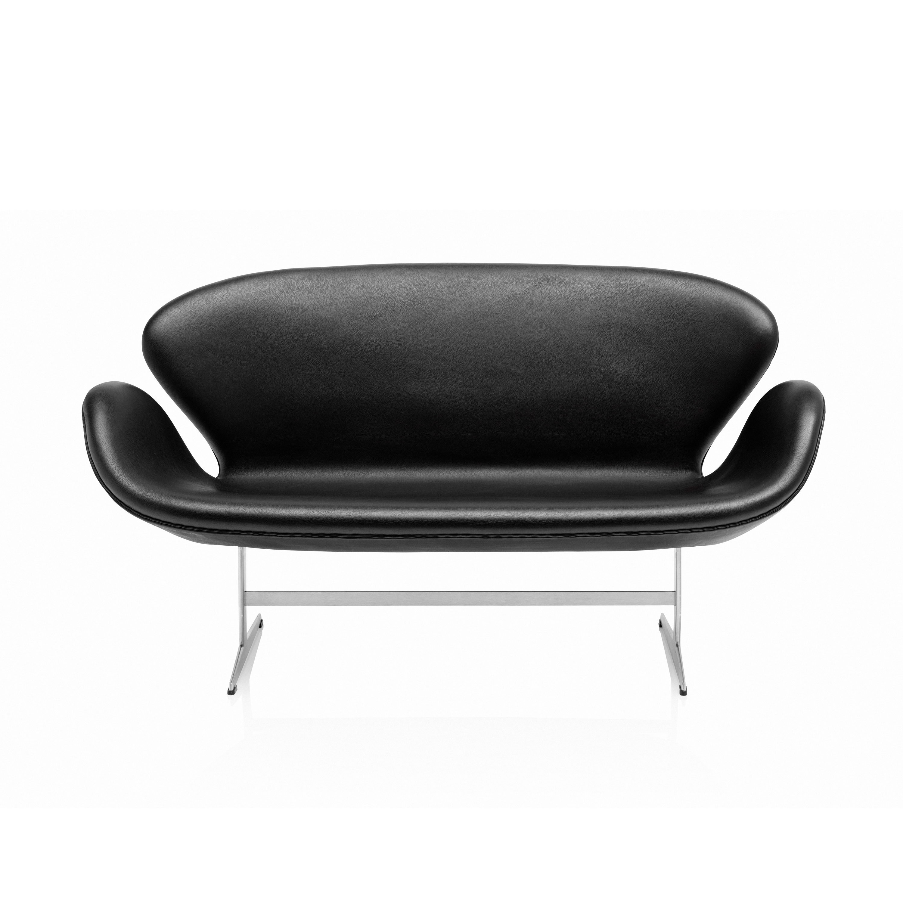 Display product Swan™ | Sofa | 3321 | Leather upholstred | Polished aluminum base from manufacturer Fritz Hansen