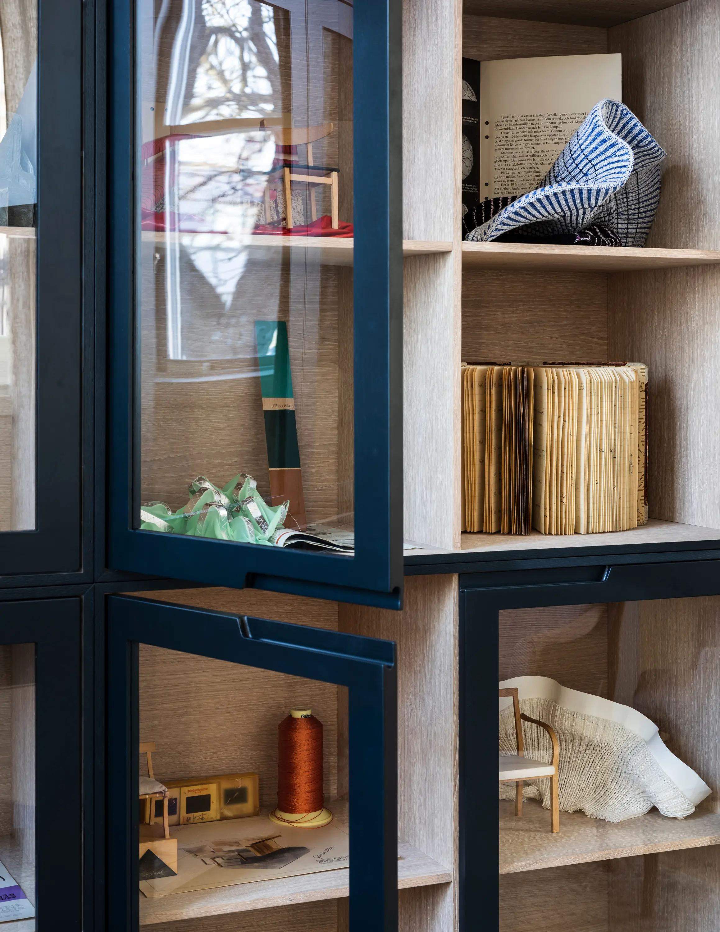 Gärsnäs - Frame cabinet