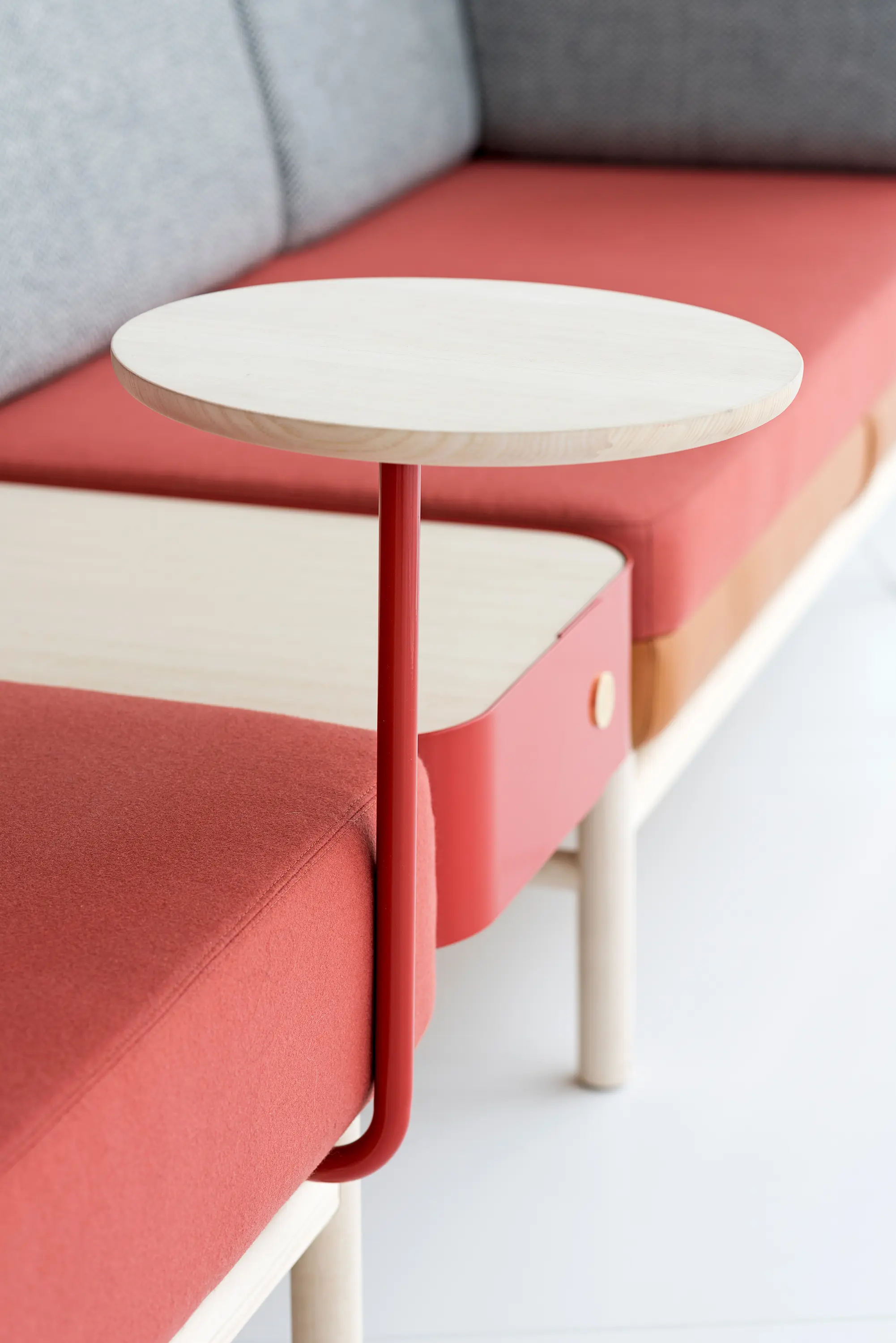 Gärsnäs - Pop latop table