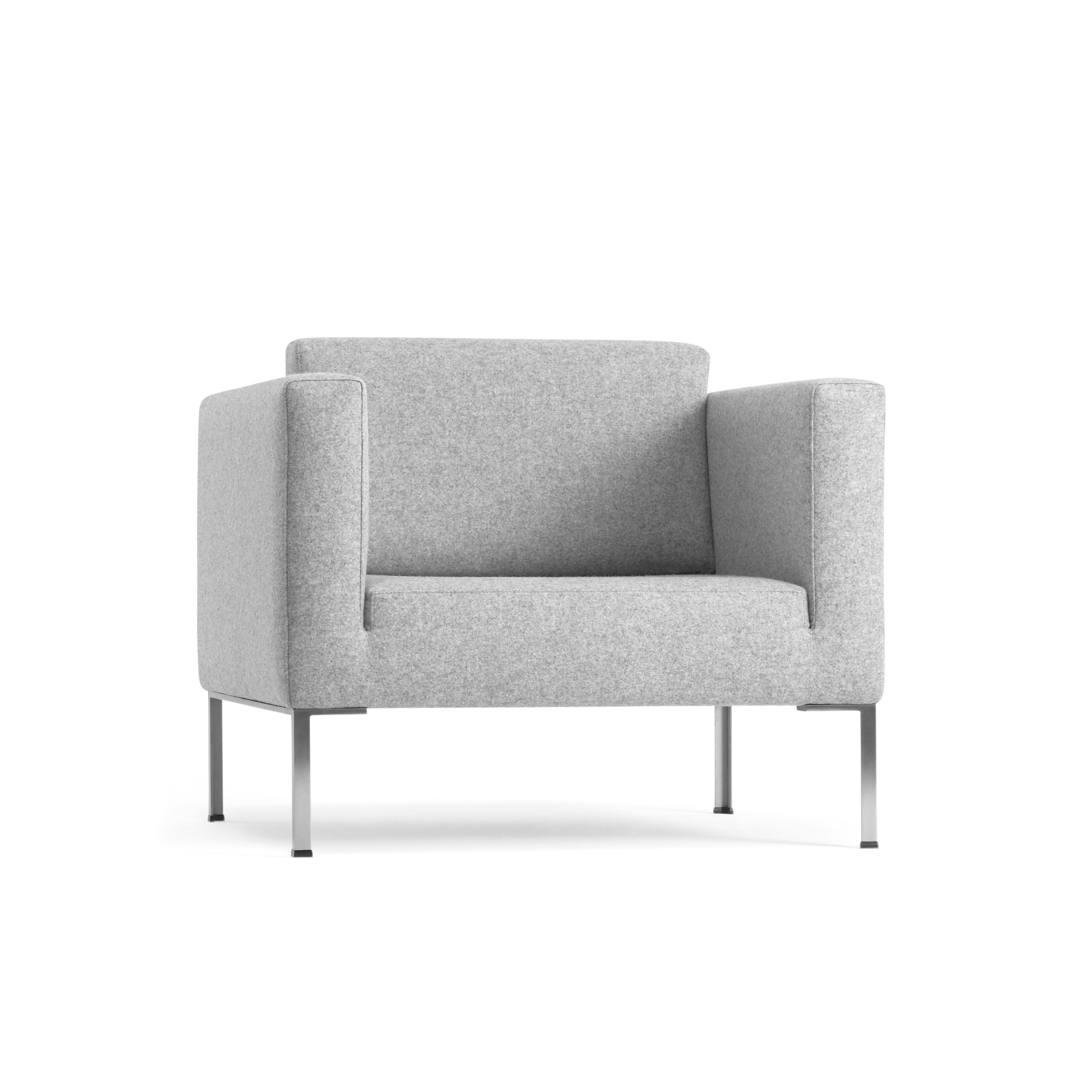 Afficher le produit Globe Two Armchair du fabricant +Halle