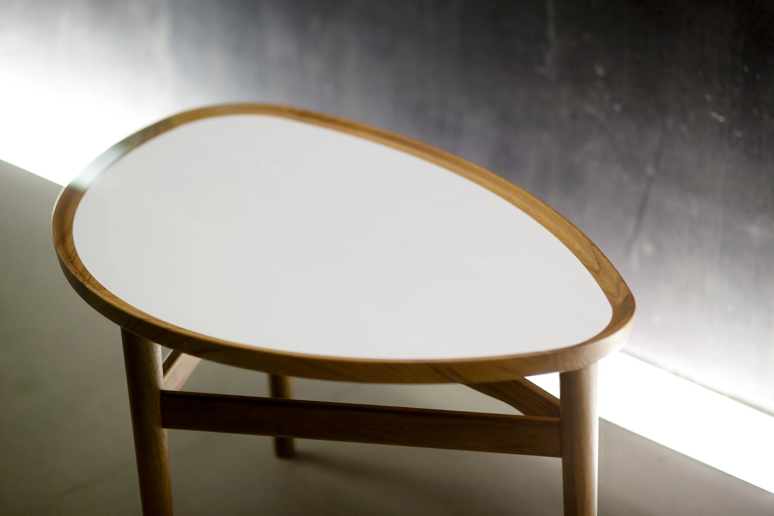 House of Finn Juhl - Onecollection - Eye Table
