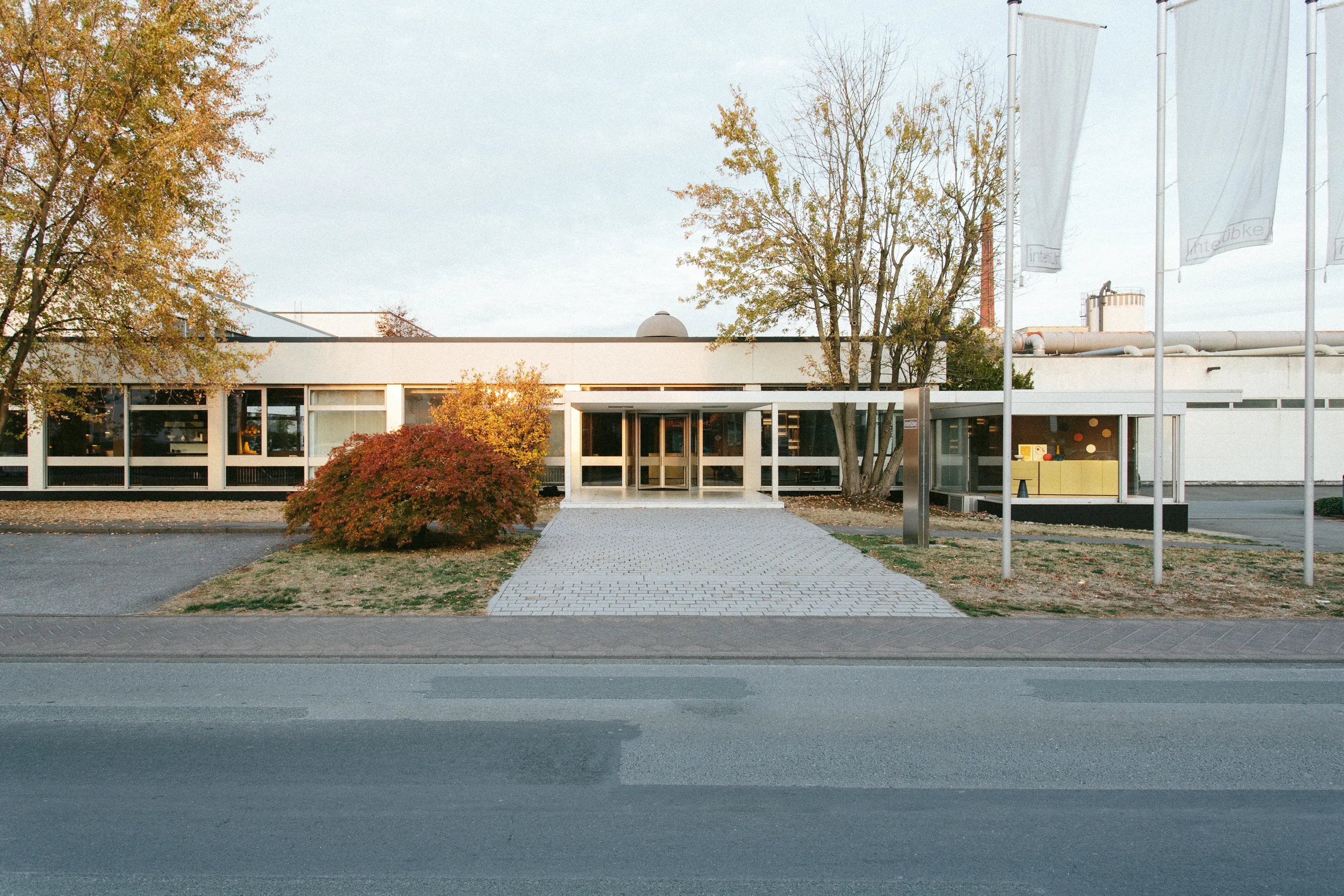 gallery-slide-0