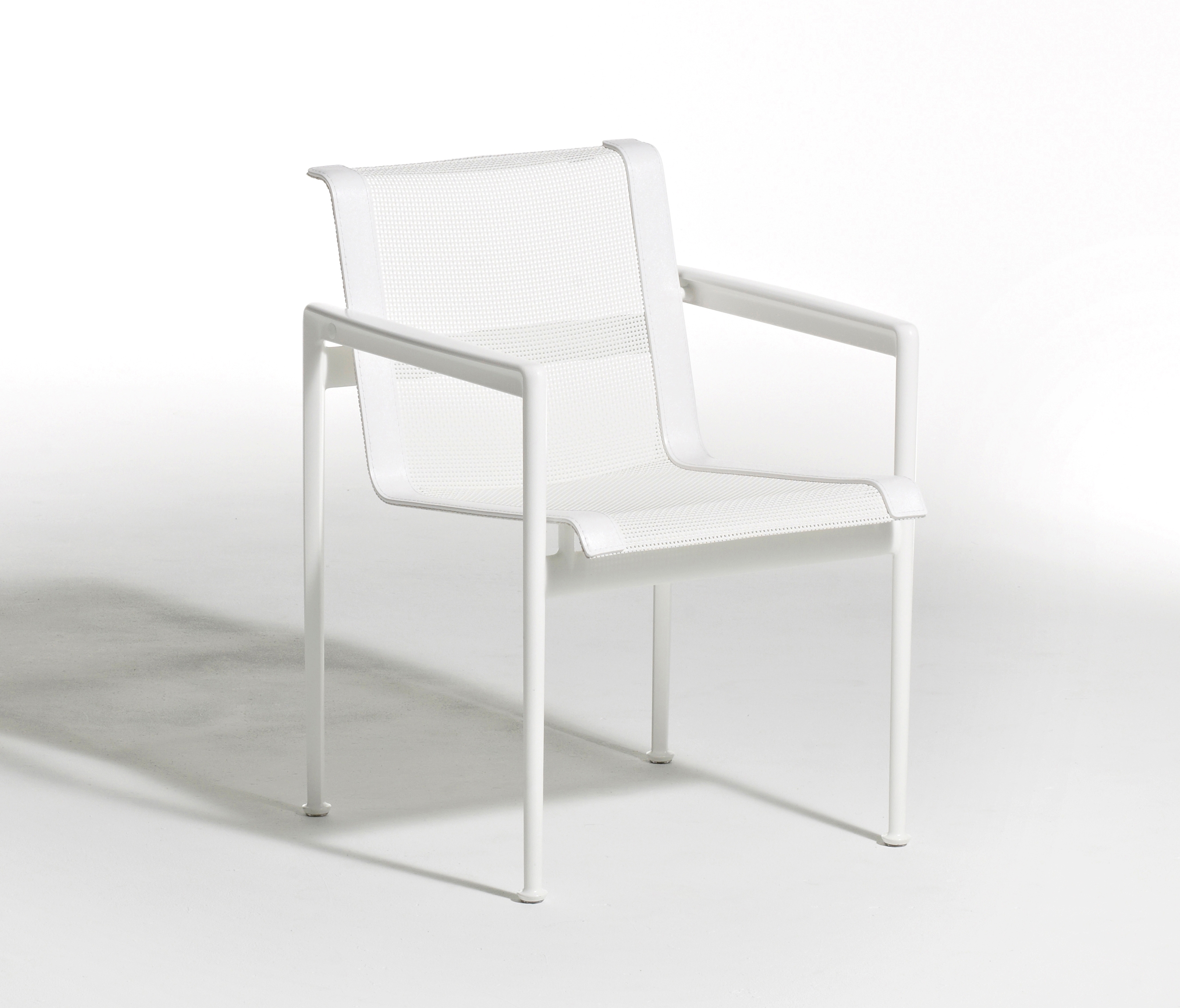 Display product 1966 Dining Chair with arms from manufacturer Knoll International