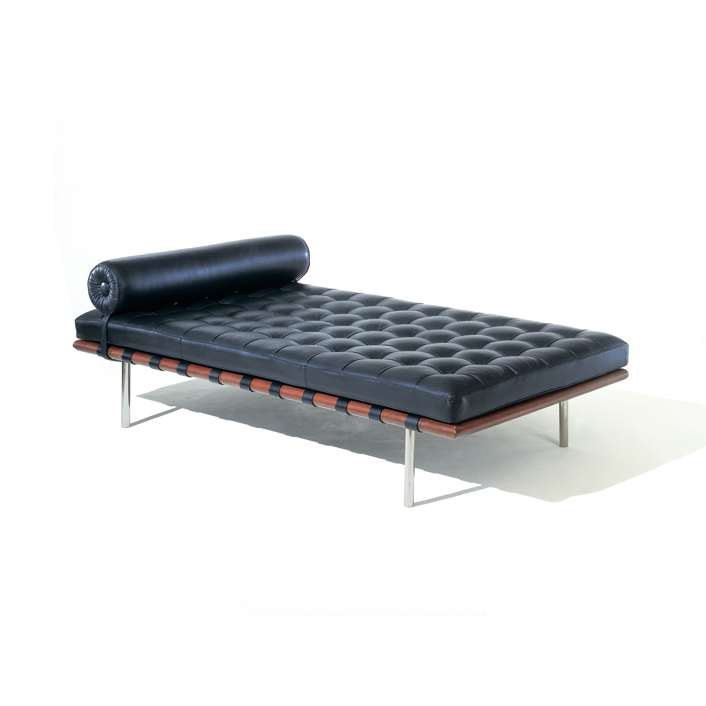Display product Barcelona® Couch from manufacturer Knoll International
