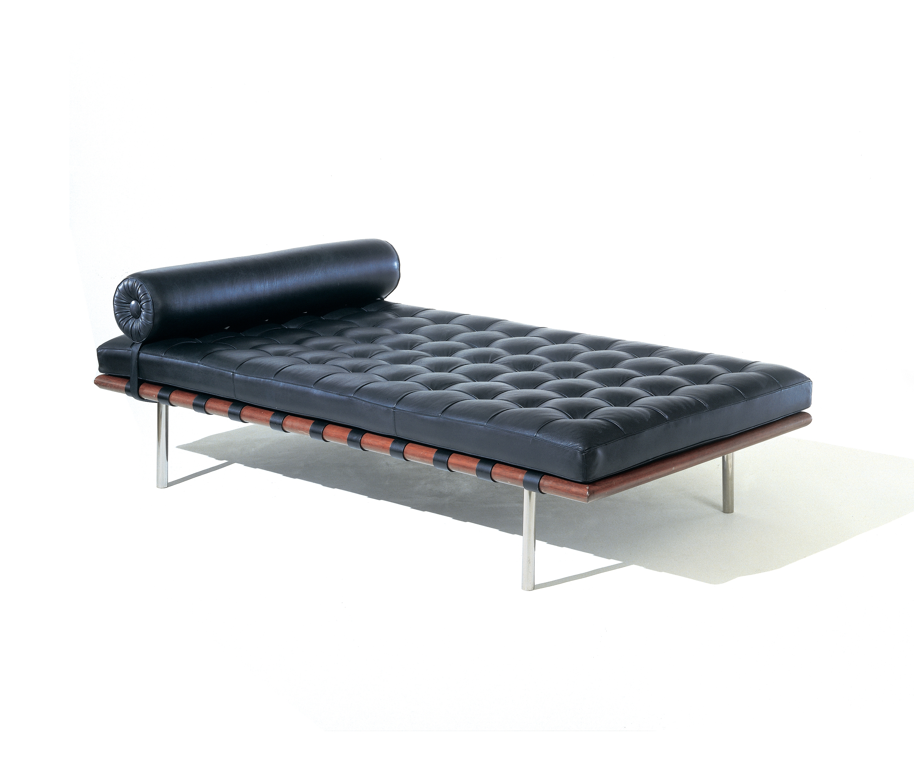 Display product Barcelona® Couch from manufacturer Knoll International