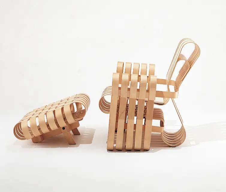 Knoll International - Gehry Power Play Club Chair