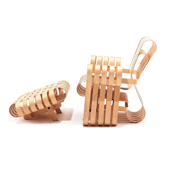 Display product Gehry Power Play Club Chair with Ottoman from manufacturer Knoll International