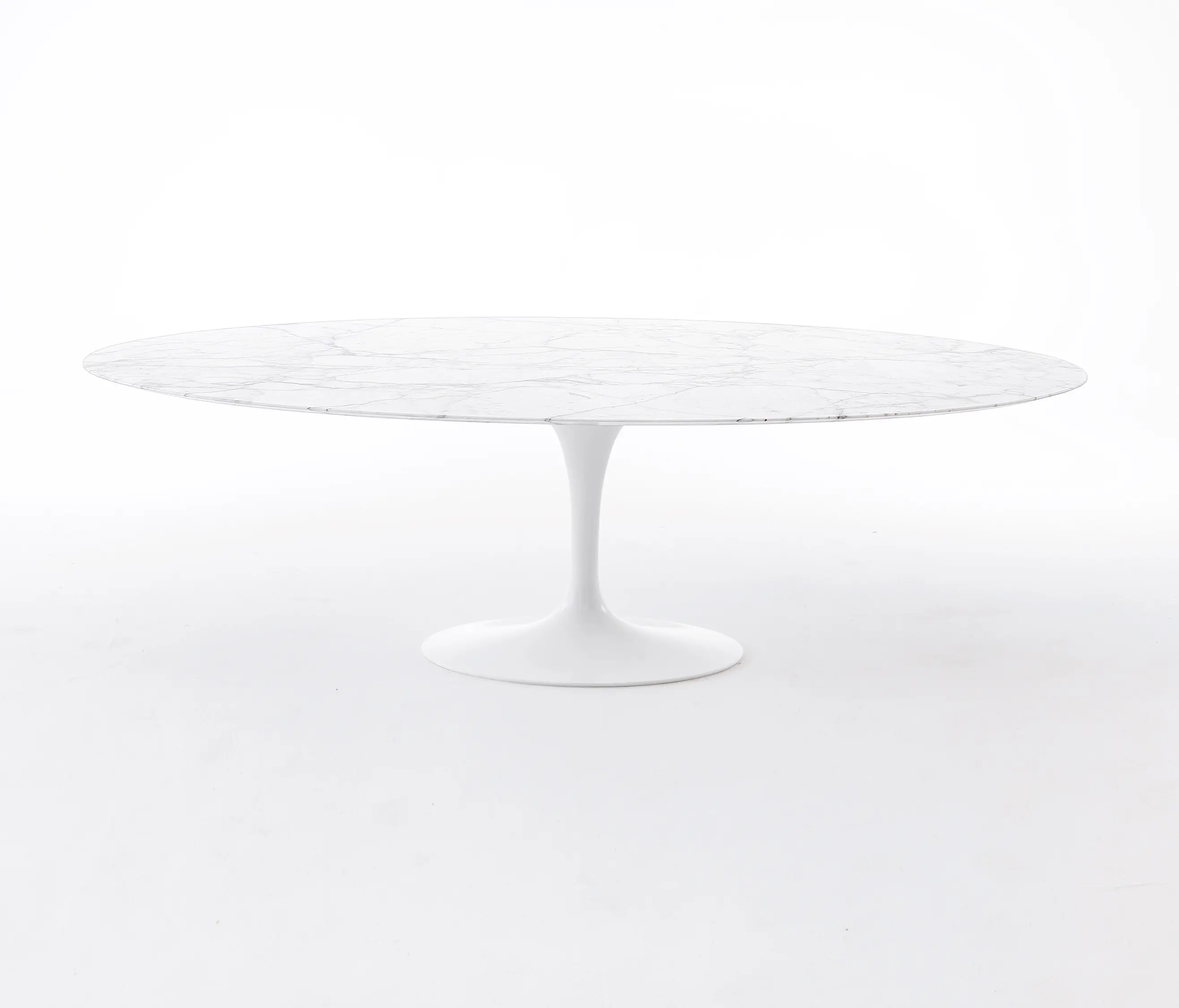 Knoll International - Saarinen Tulip Dining Table