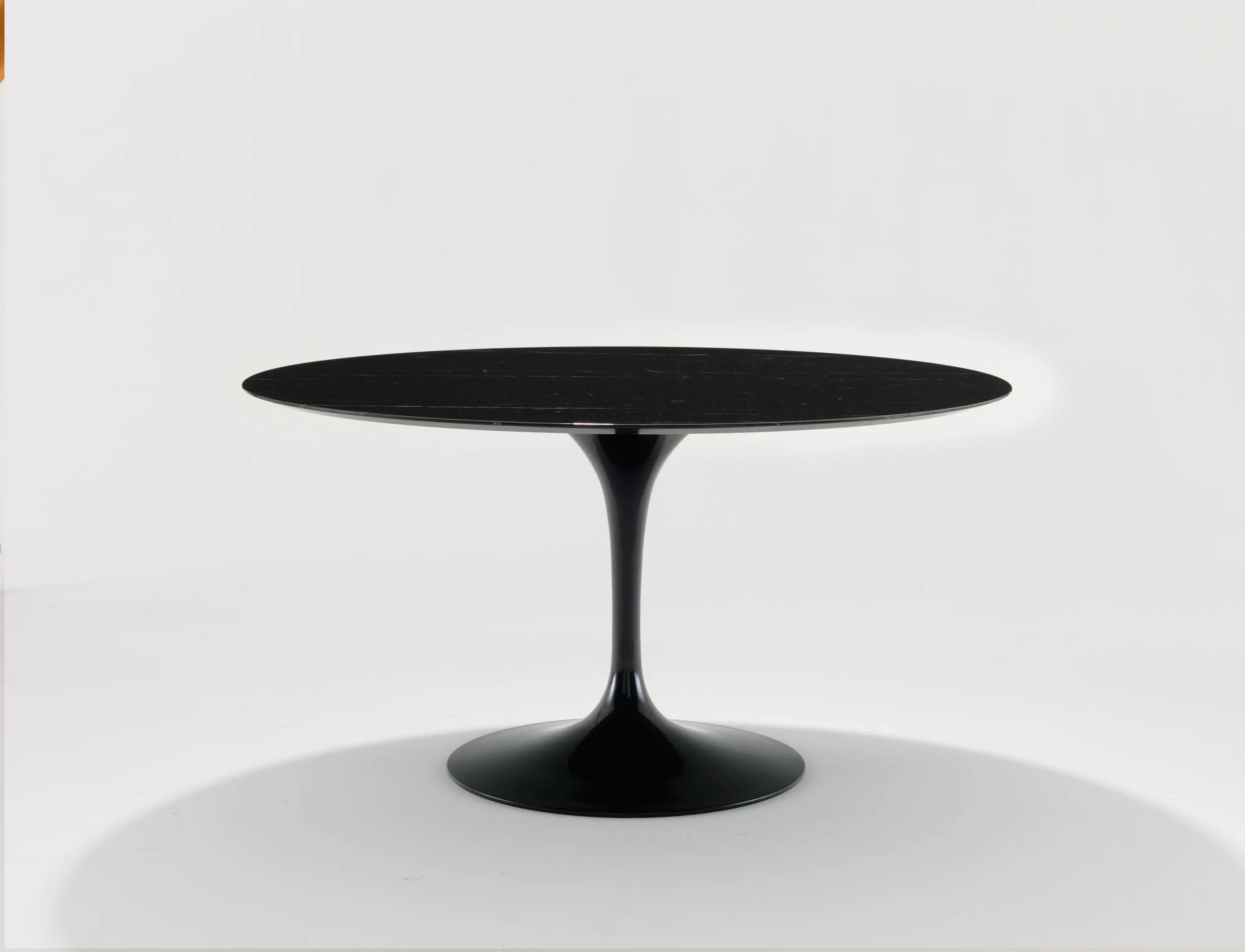 Knoll International - Saarinen Tulip Esstisch