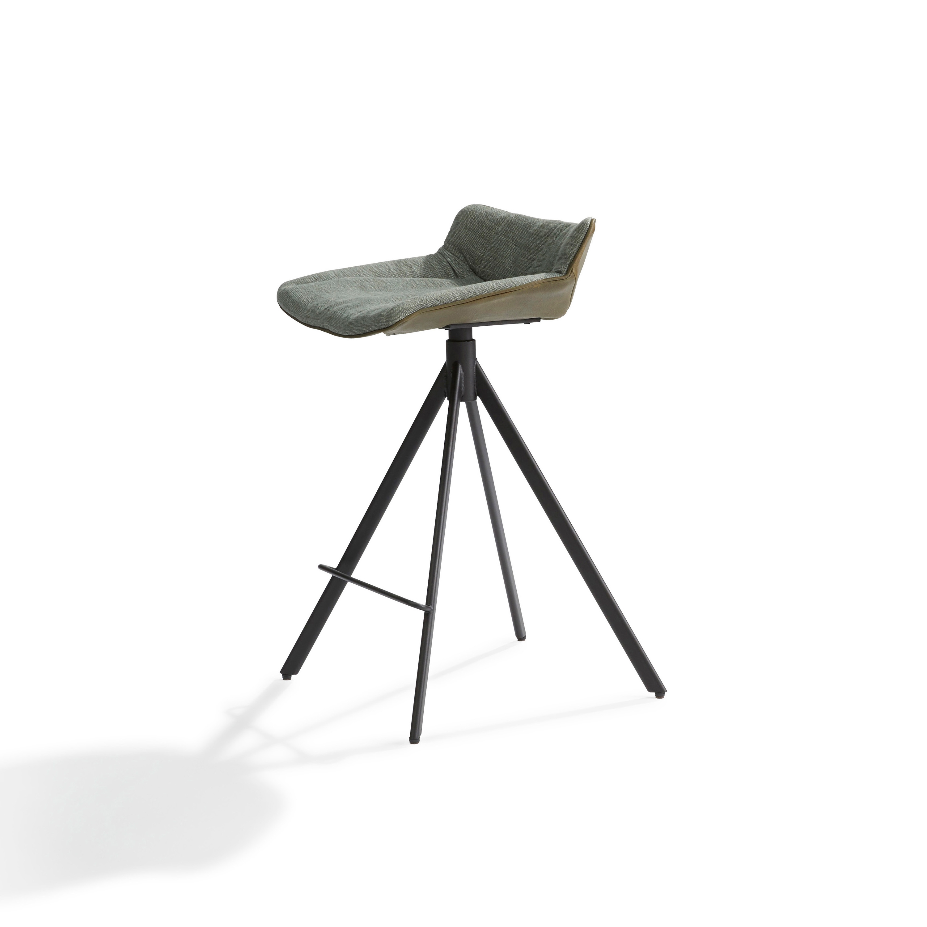 Vertoon produk Gustav Jr. bar chair van vervaardiger Label van den Berg