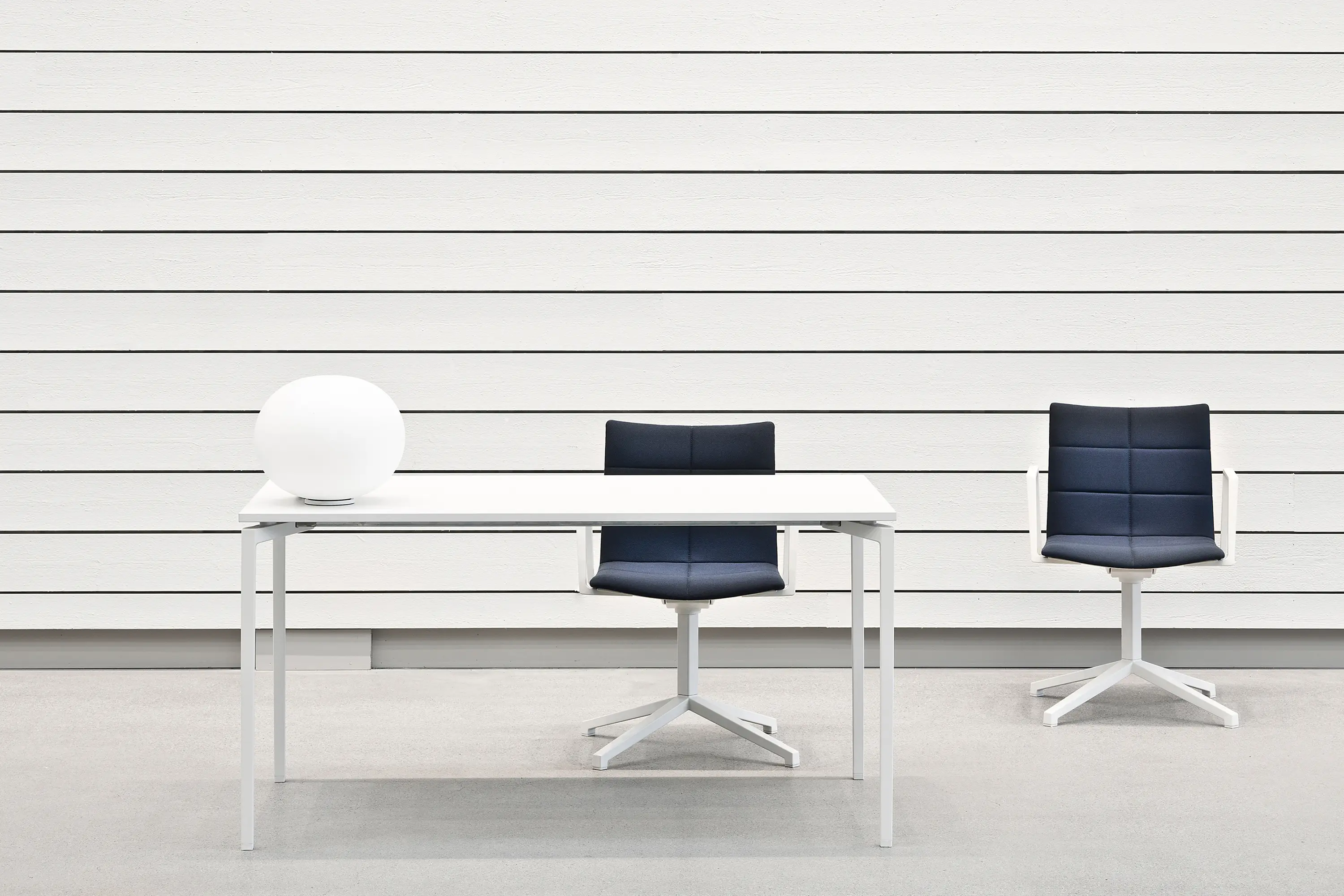 Lammhults - Archal T table