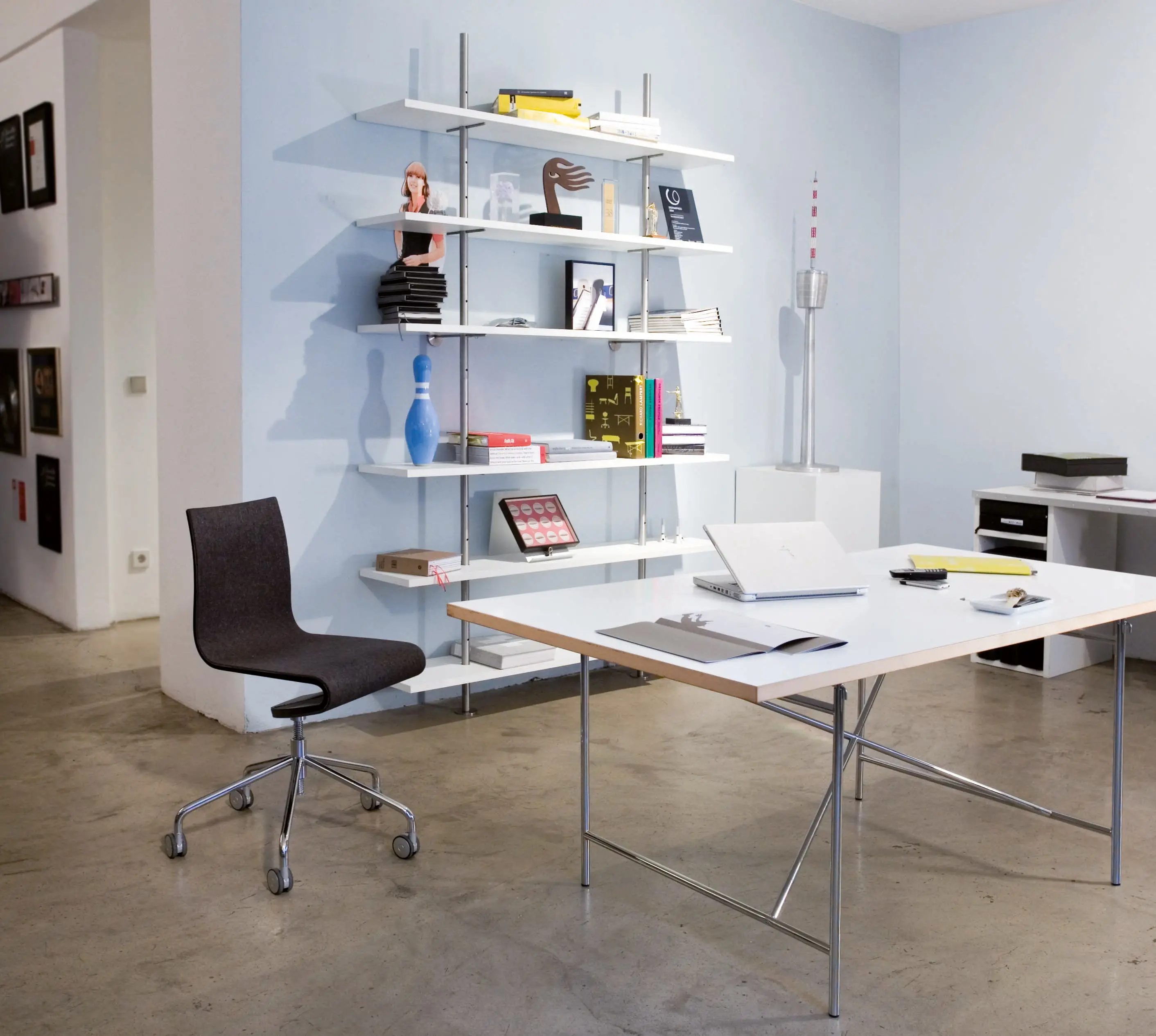 Richard Lampert - Eiermann shelving