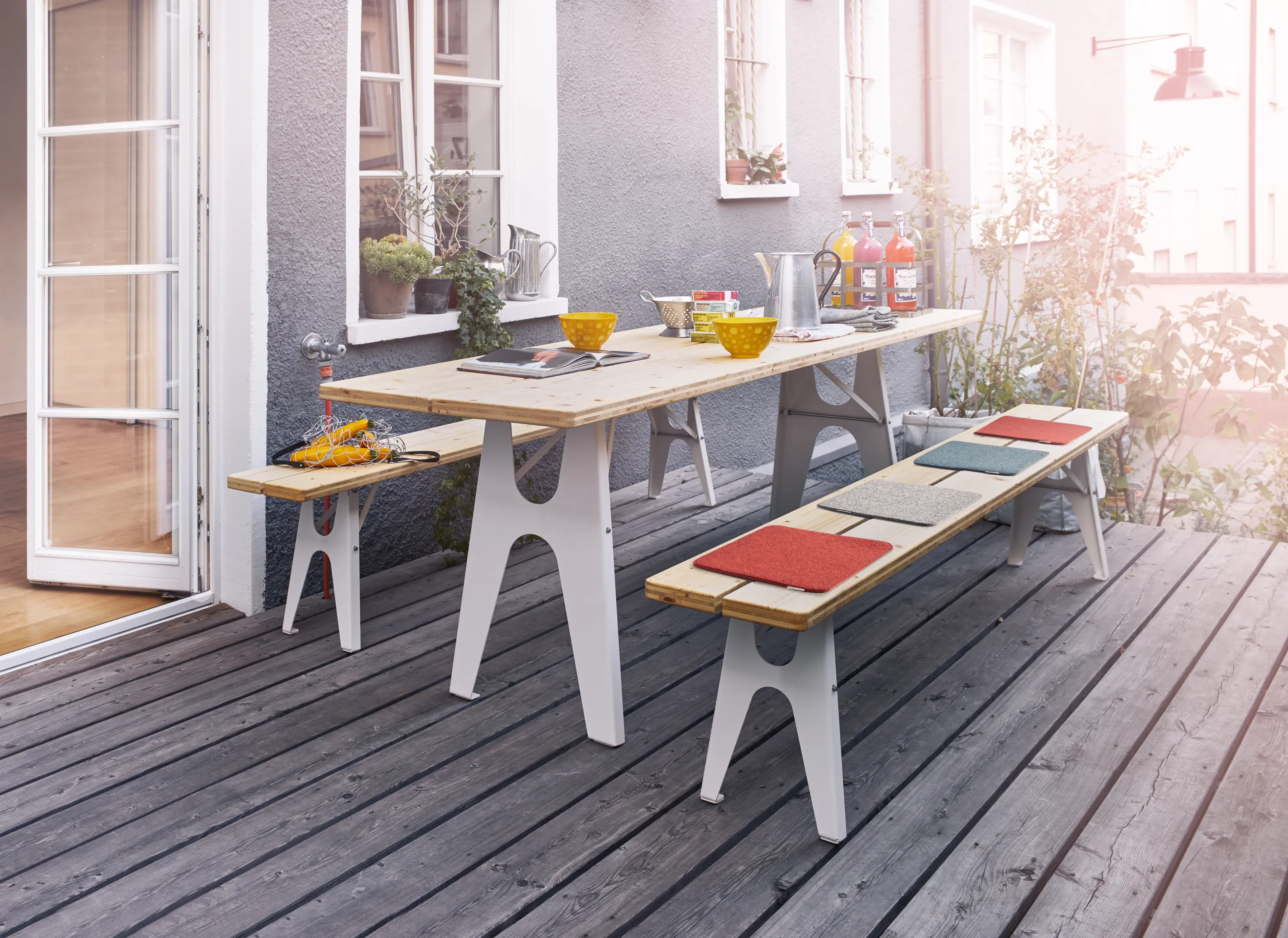 Richard Lampert - Ludwig table and bench