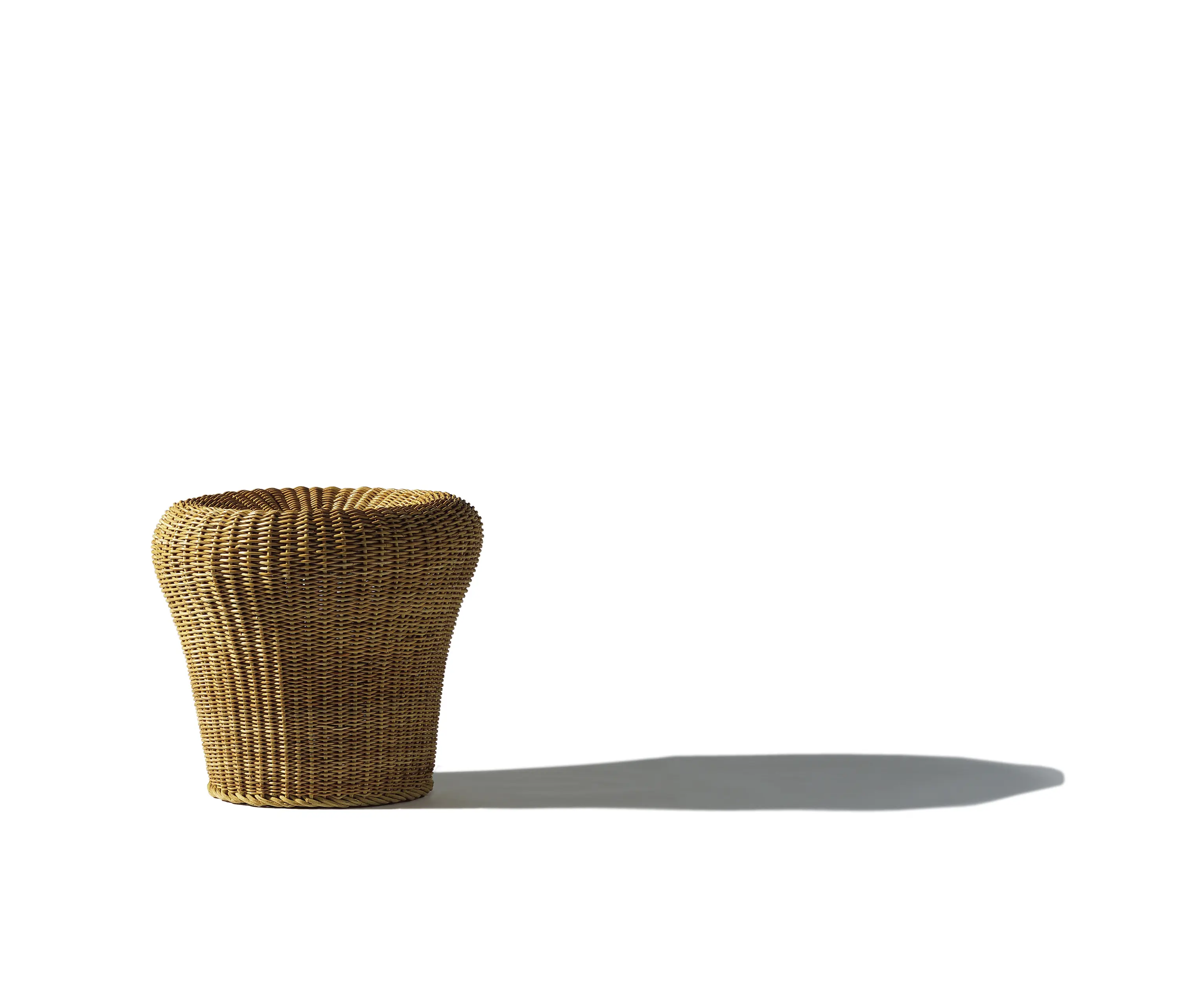 Richard Lampert - E 14 rattan stool