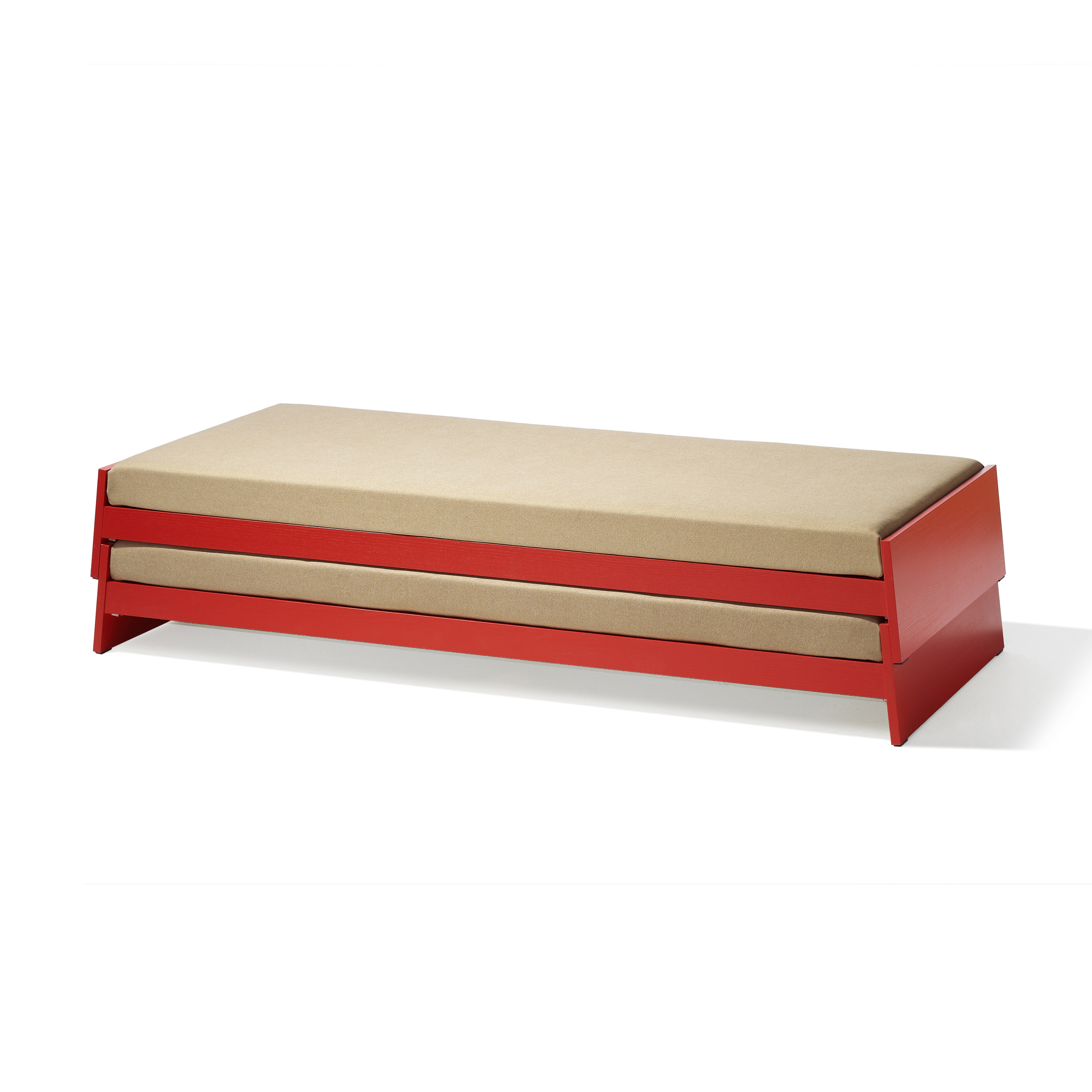 Lönneberga stacking bed