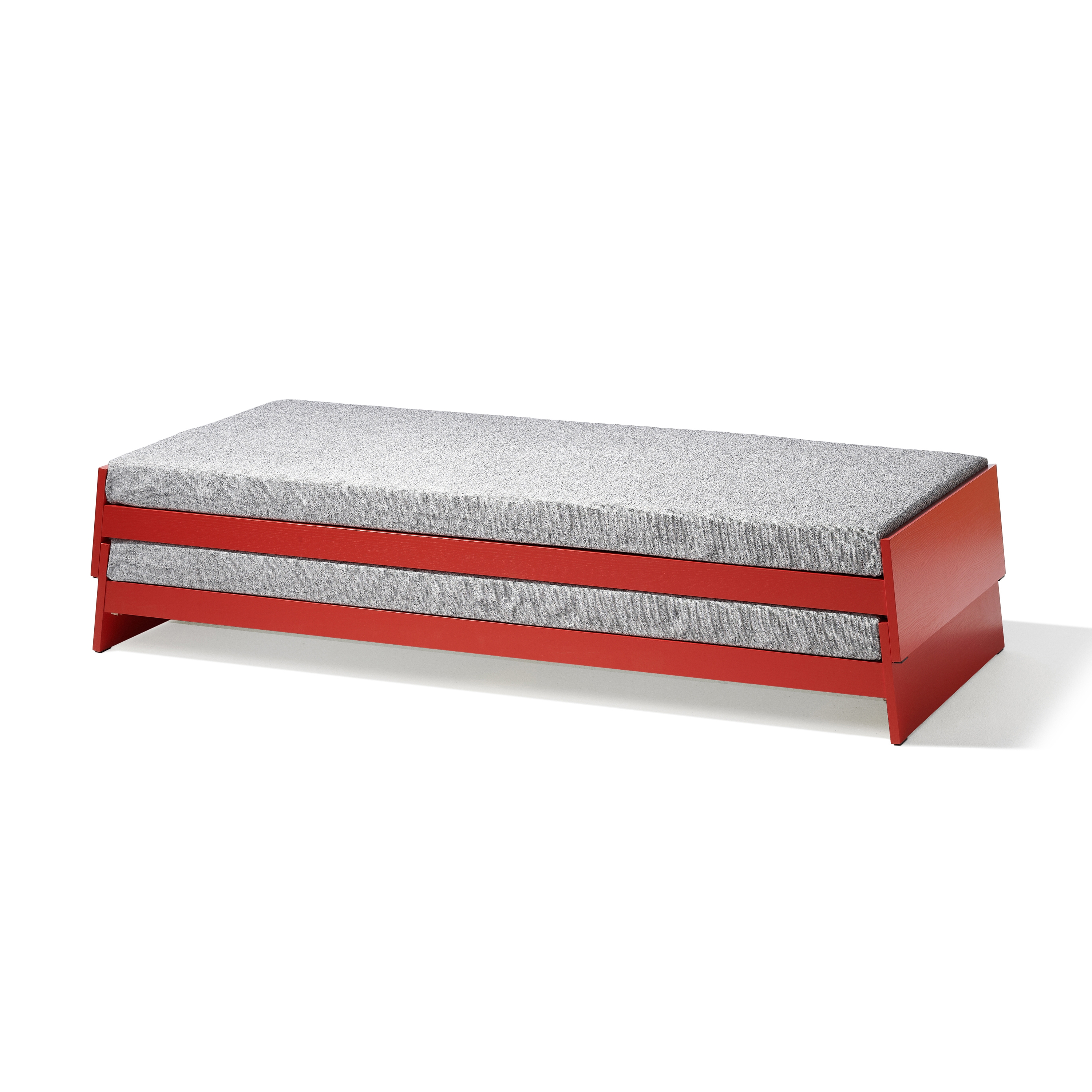 Lönneberga stacking bed