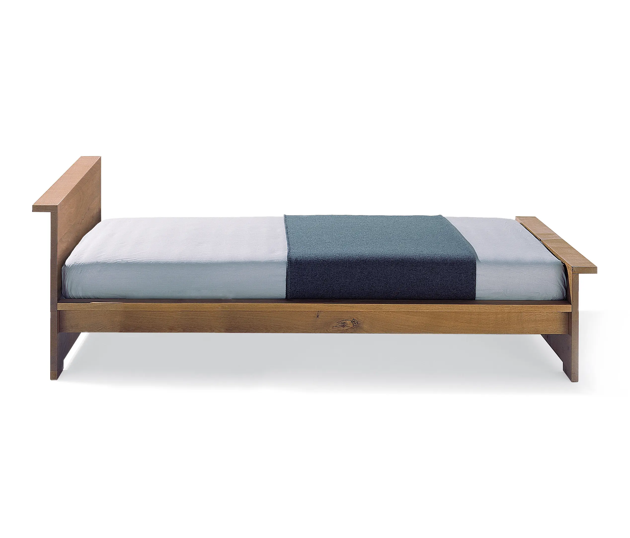 Richard Lampert - Moonwalker solid wood bed