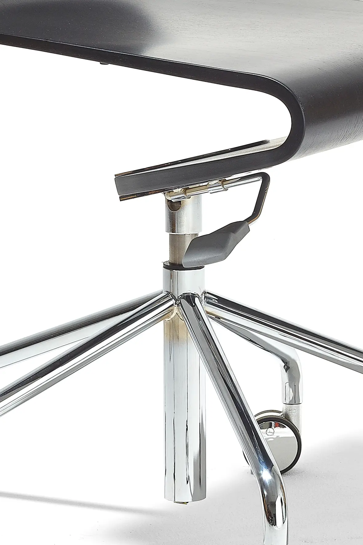 Richard Lampert - Seesaw working chair