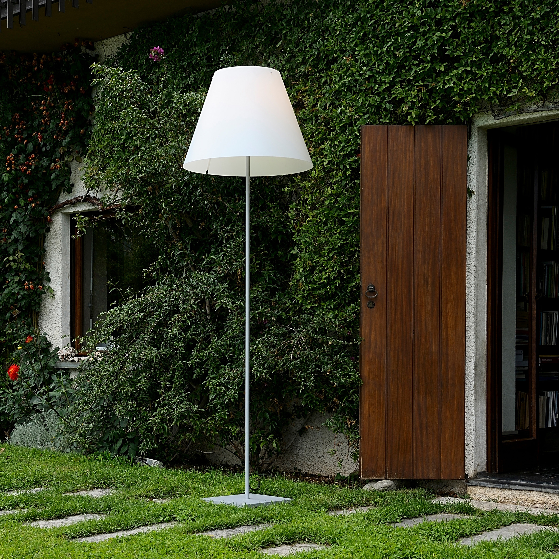 Display product Grande Costanza Open Air from manufacturer LUCEPLAN