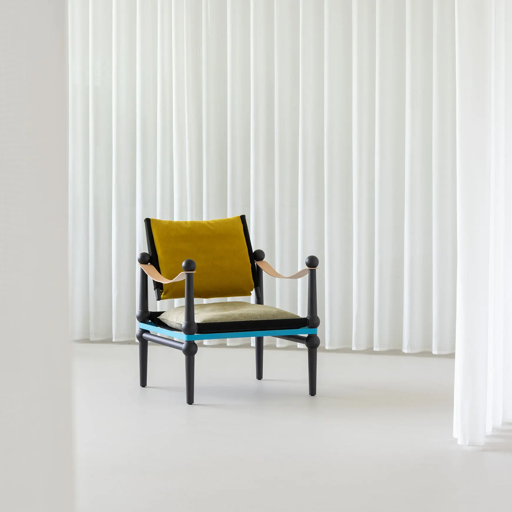 Magis - Twain | Low chair with arms - Black Beech - Yellow