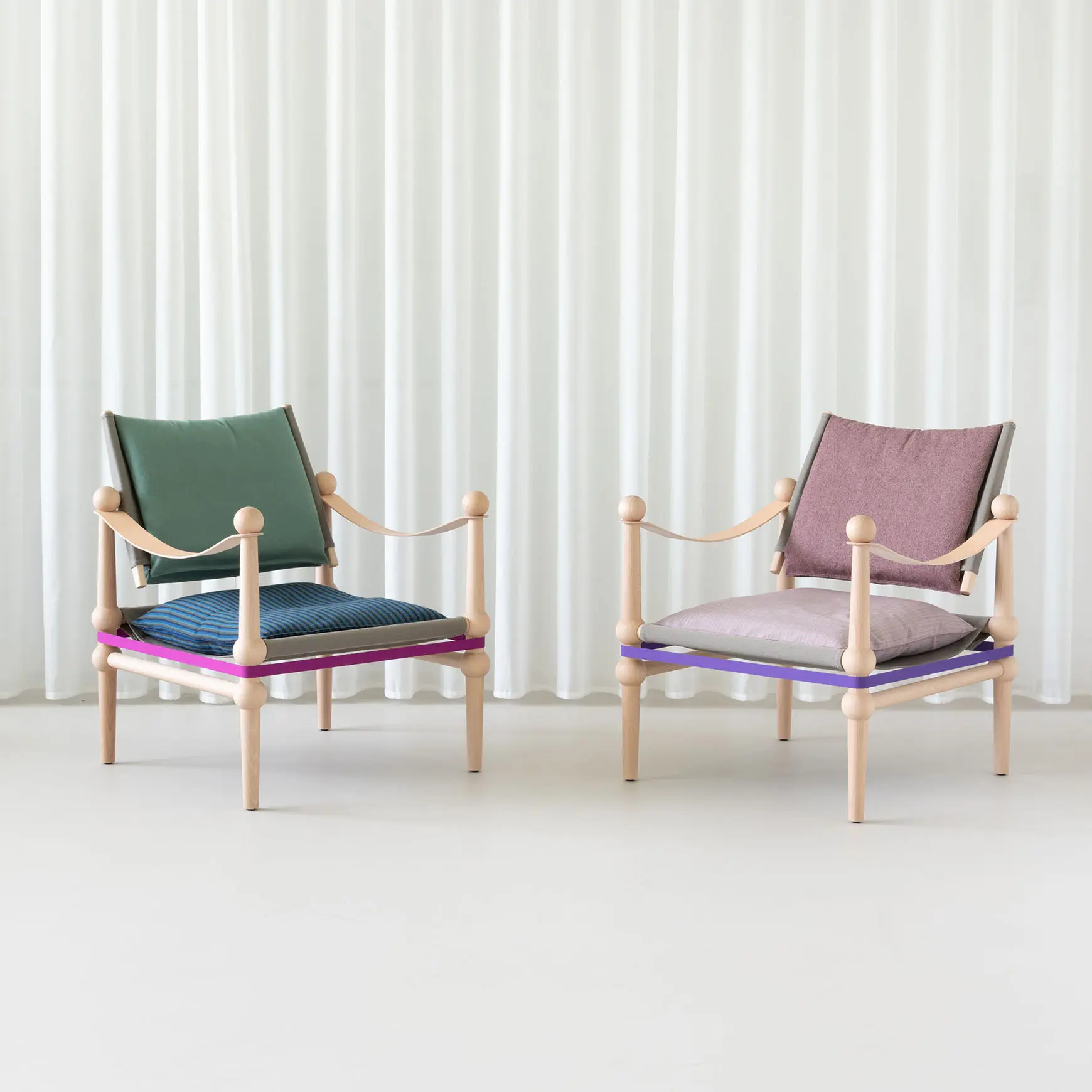 Magis - Twain | Low chair with arms - Natural Beech - Sage