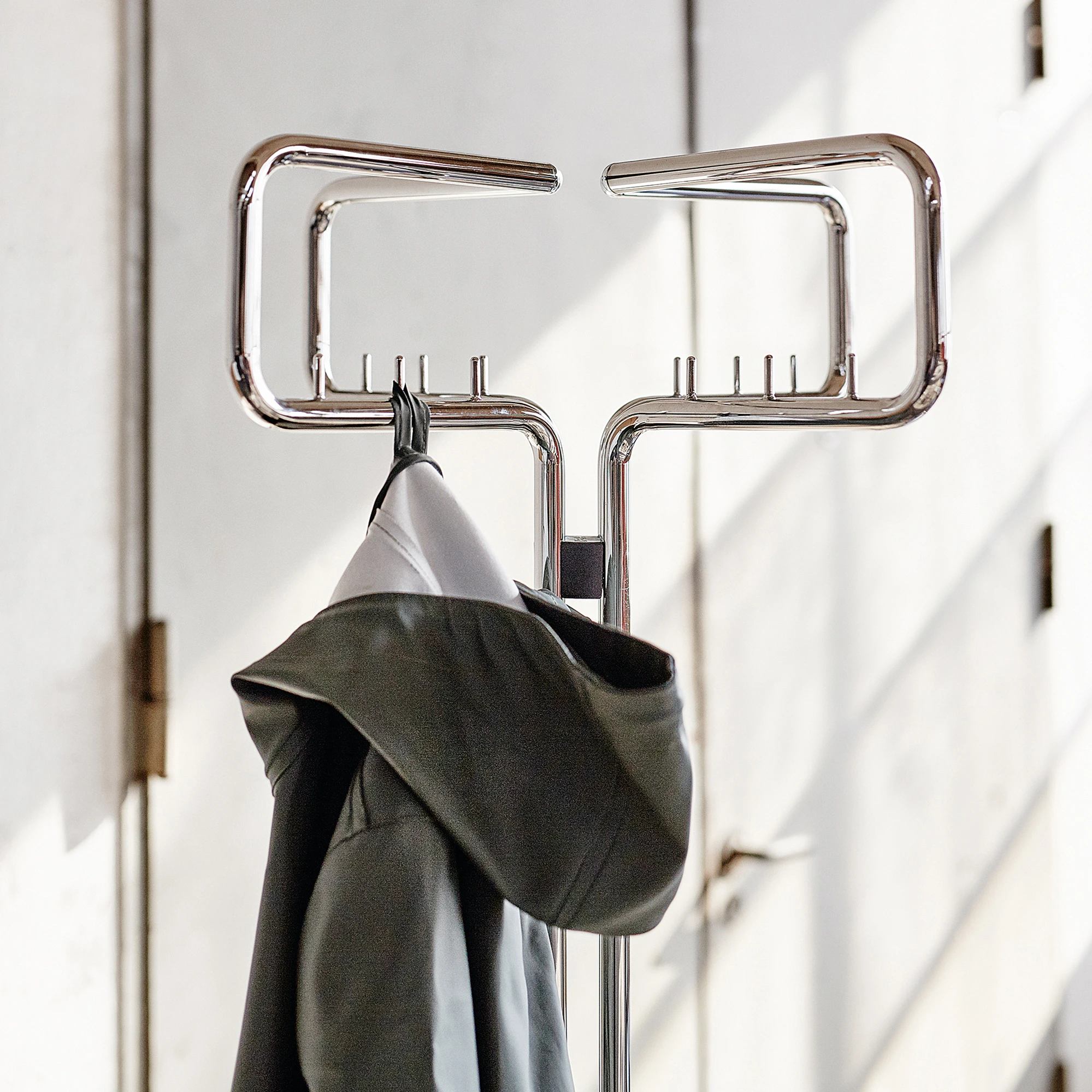 CLOTHES STORAGE & MIRRORS