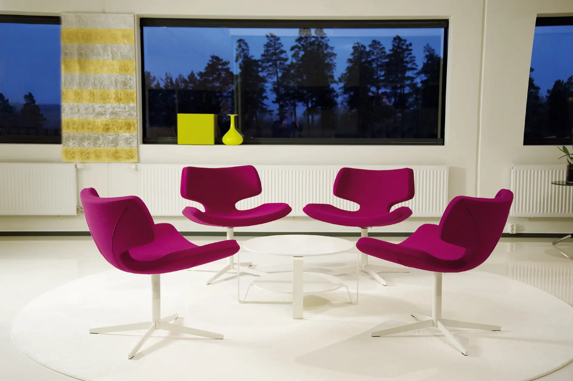 Materia - Bone easy chair
