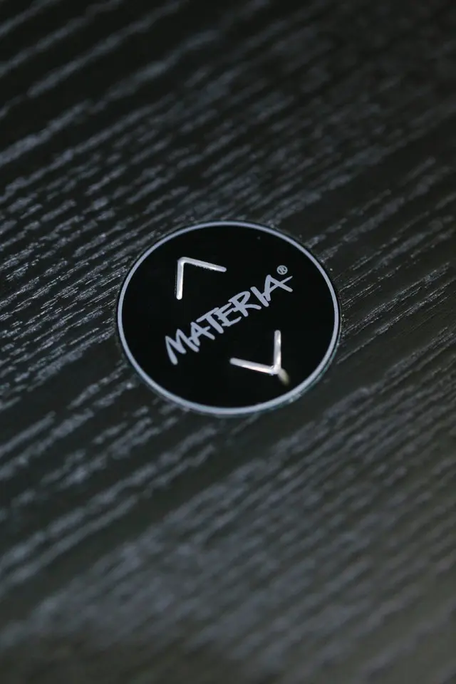 Materia - Hal conference table