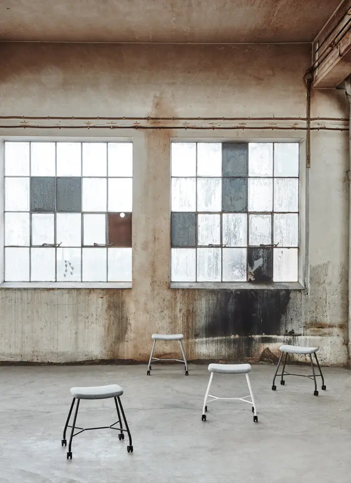 Materia - Motus stool