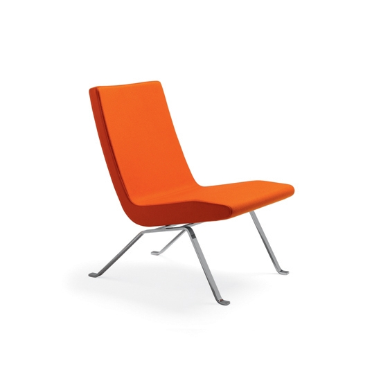 Display product Roscoe easy chair from manufacturer Materia