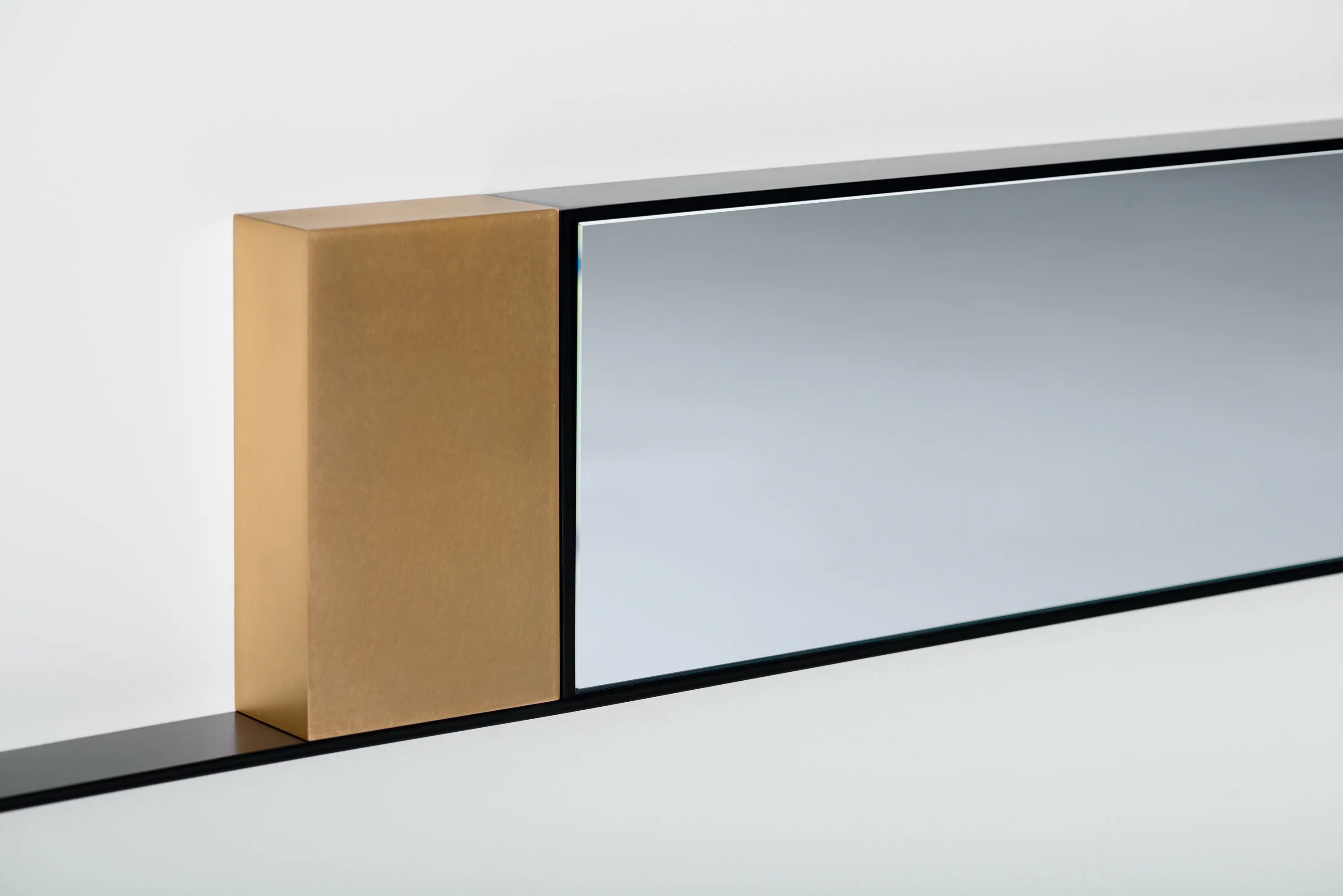 MDF Italia - Mirror Lines