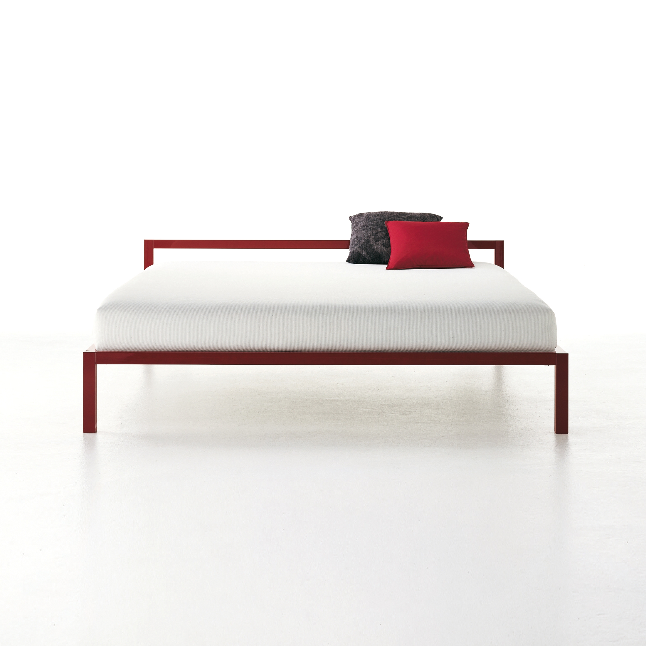 Display product Aluminium Bed Laccato from manufacturer MDF Italia