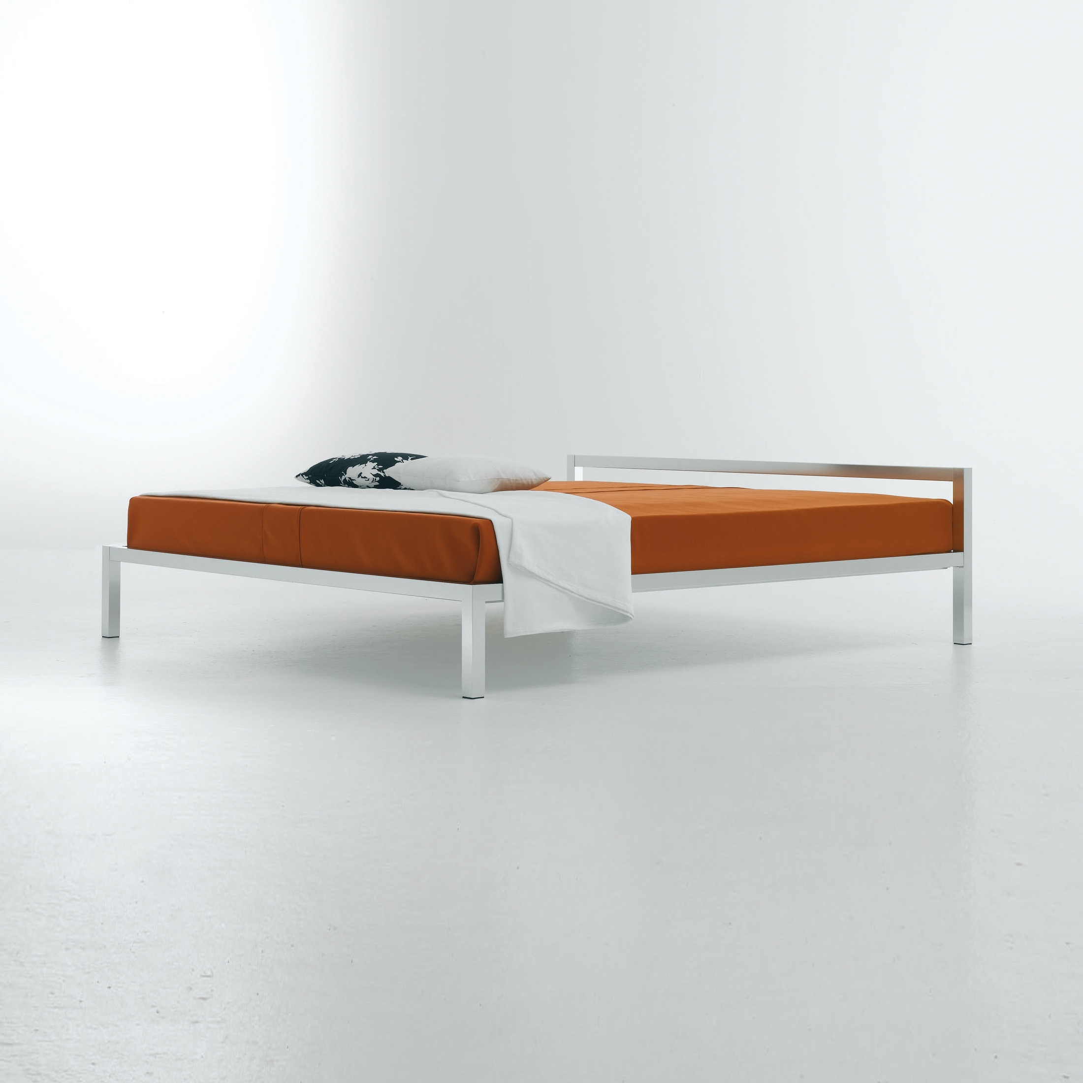 Vertoon produk Aluminium Bed van vervaardiger MDF Italia