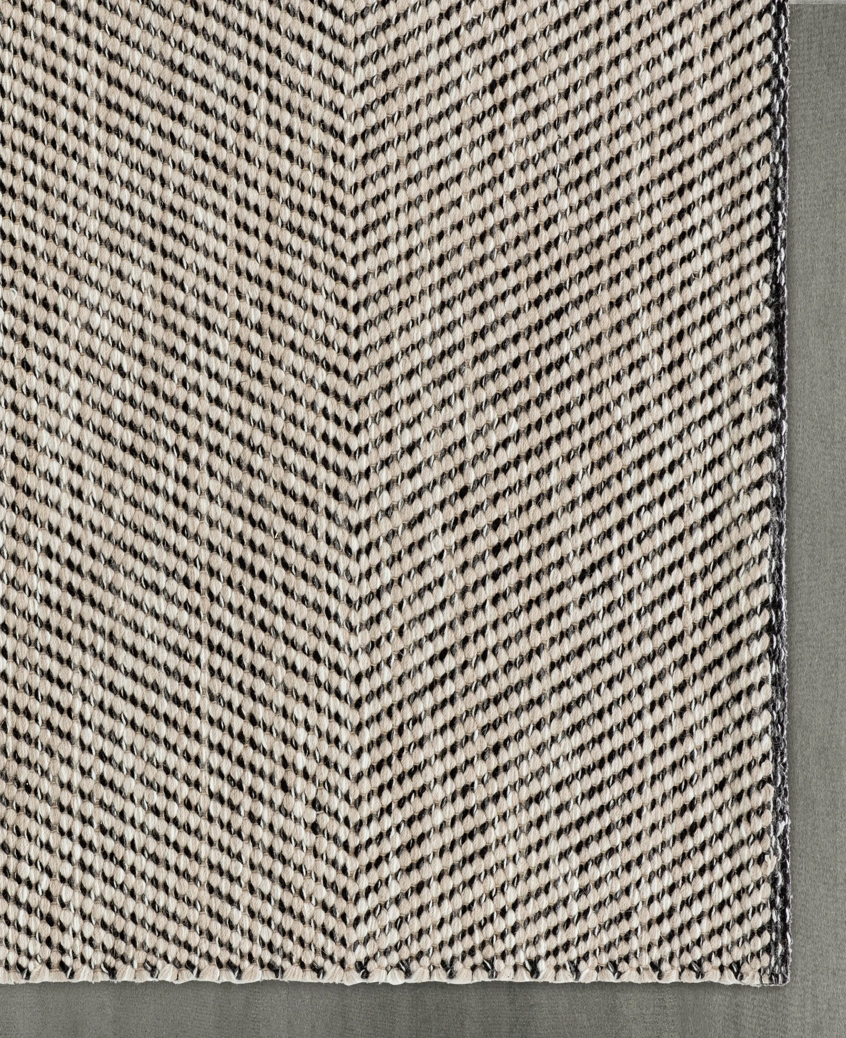 Minotti - Osaka Chevron