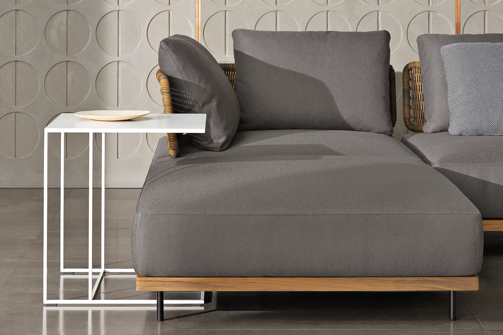 Minotti ミノッティ Leger レジャー サイドテーブル 16万 LEGER OUTDOOR - Side tables from Minotti | Architonic