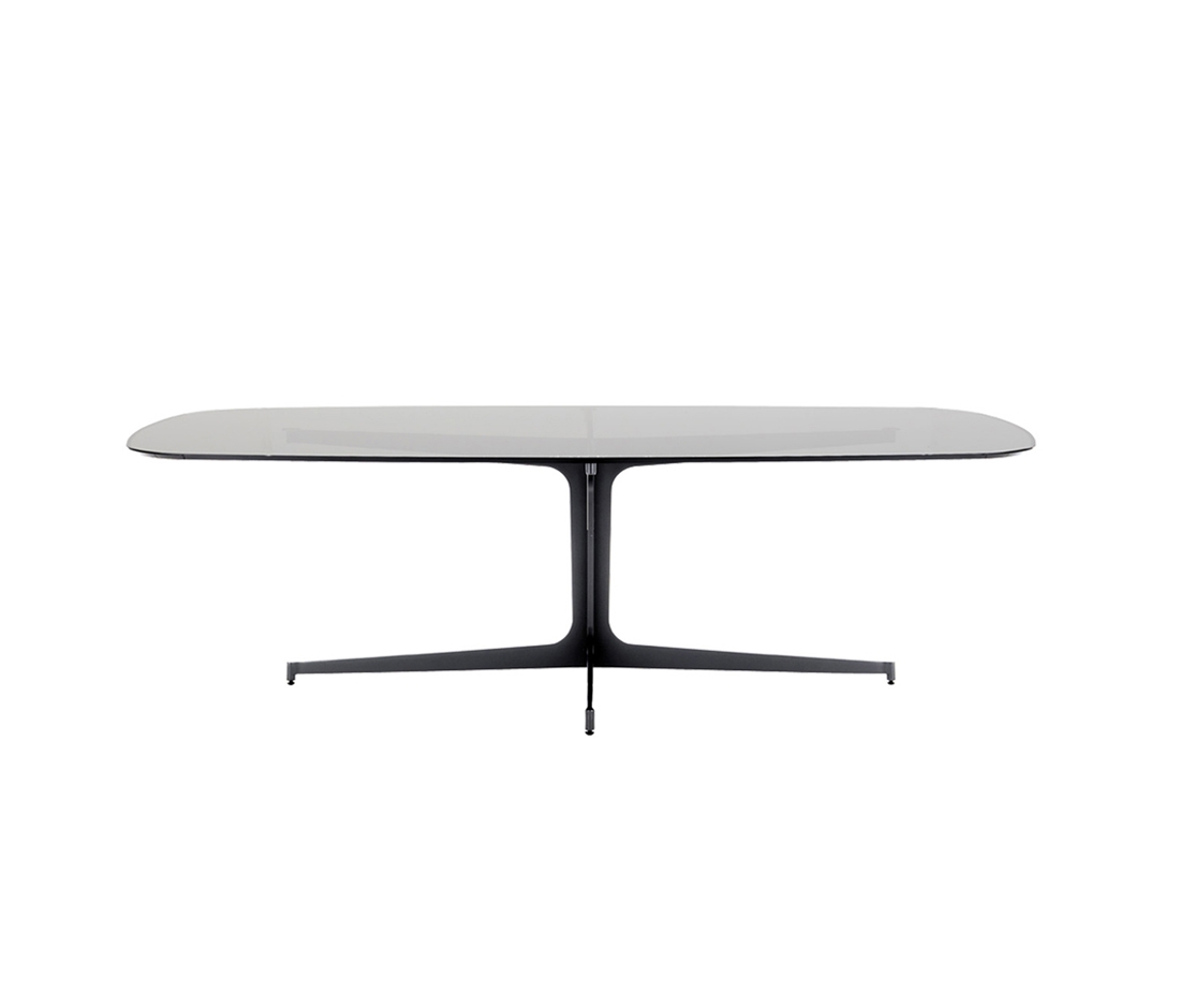 Mostrar el producto Clyfford del fabricante Minotti