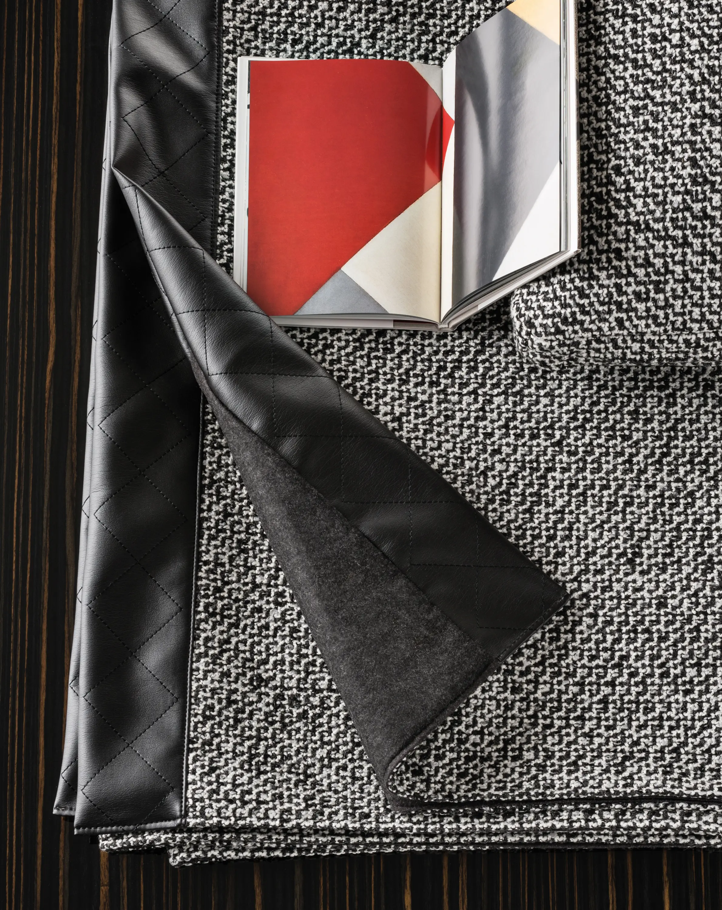Minotti - Mito Throw