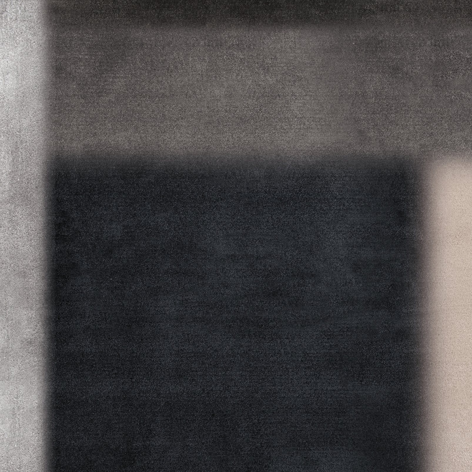 Display product Landfield Rug "Eclipse" from manufacturer Minotti