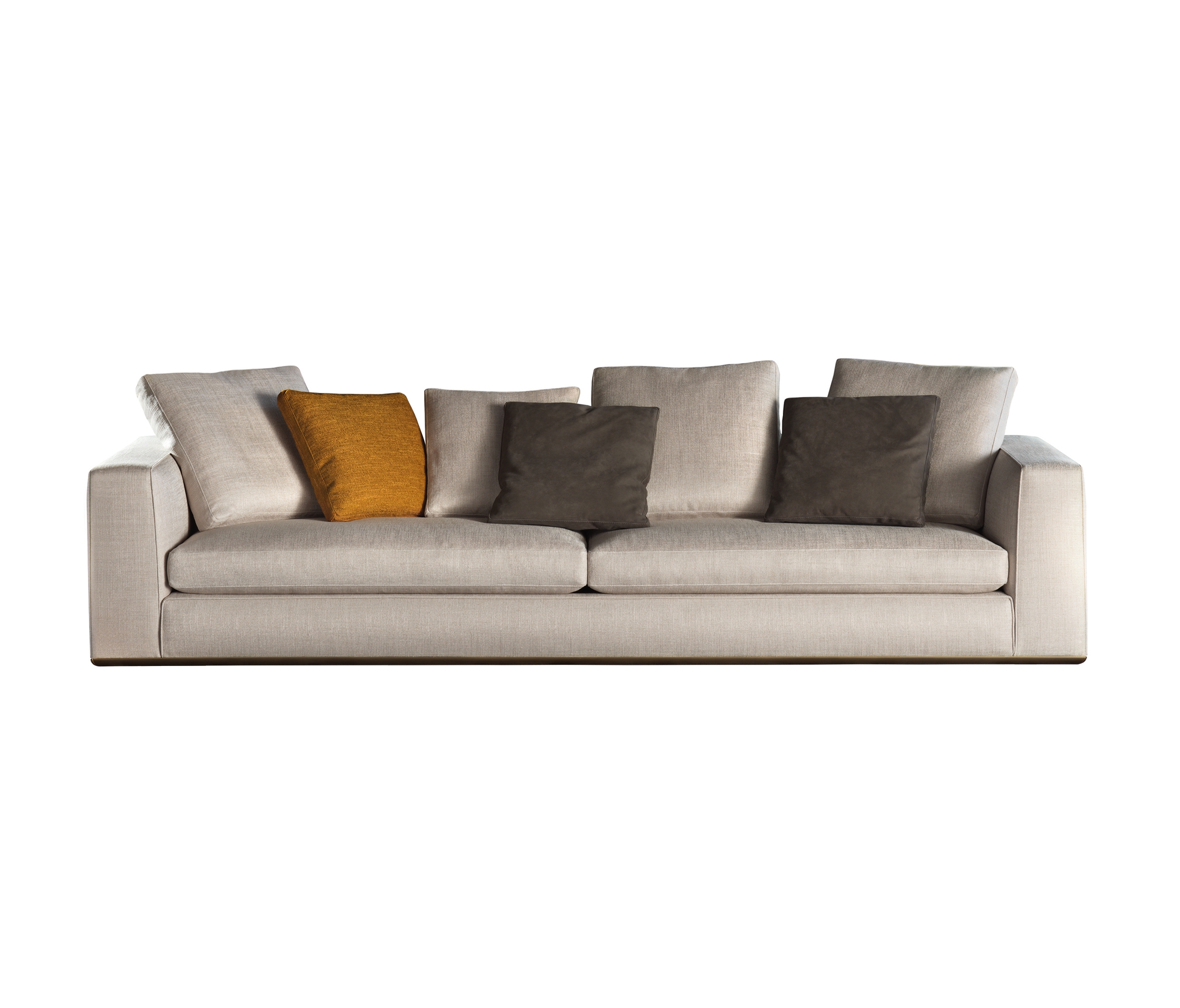 Display product Powell from manufacturer Minotti