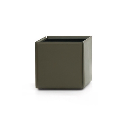 Display product Side from manufacturer Minotti