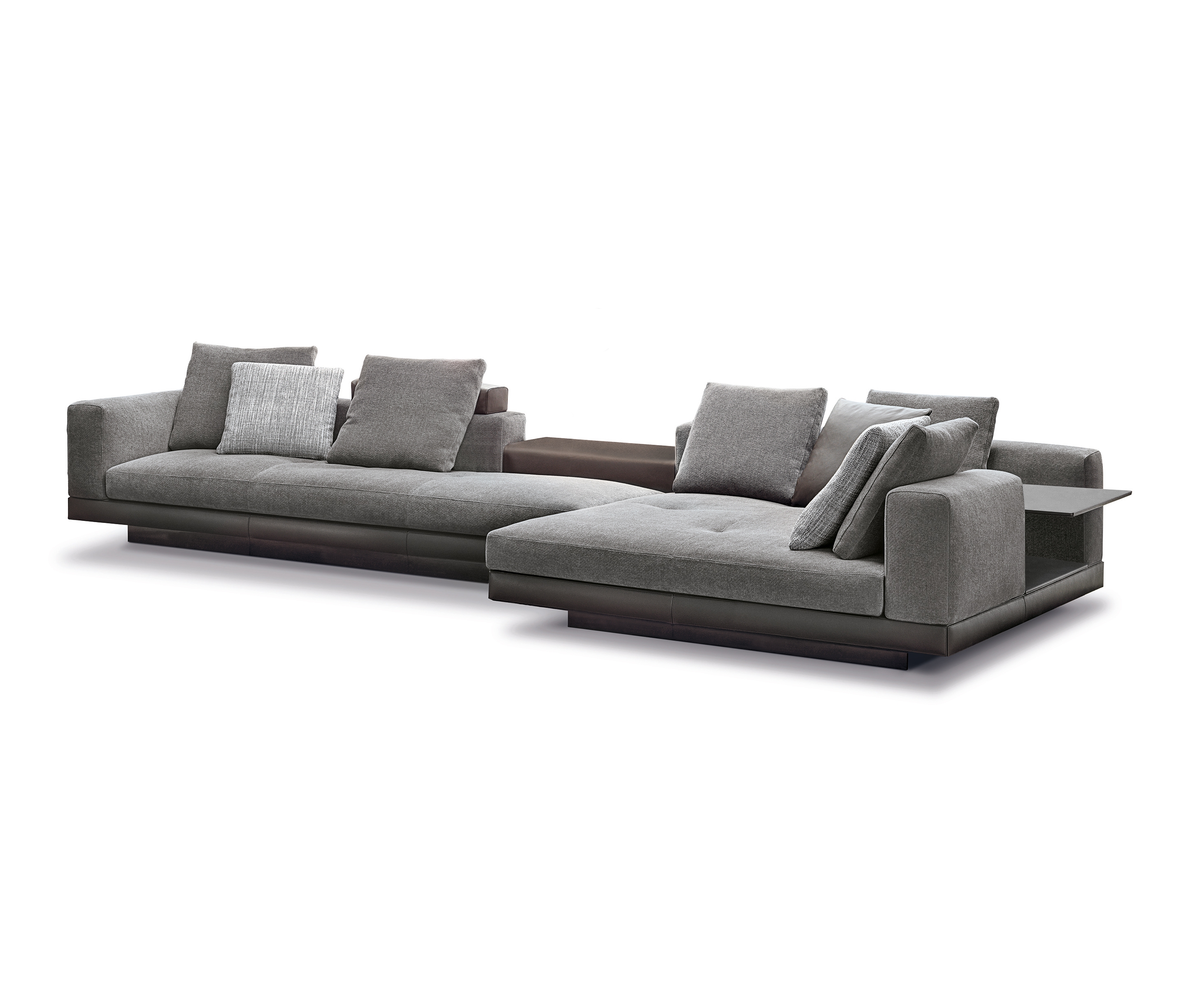 Display product Connery from manufacturer Minotti