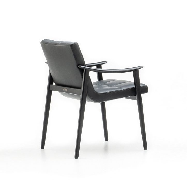 Produkt Fynn des Herstellers Minotti anzeigen