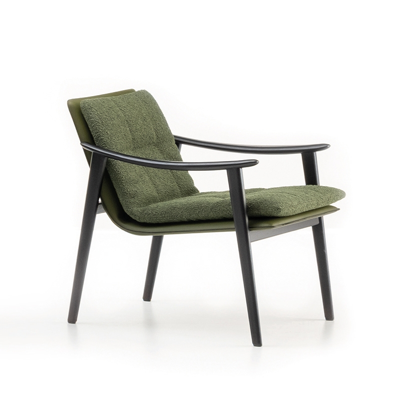 Display product Fynn Saddle-Hide from manufacturer Minotti