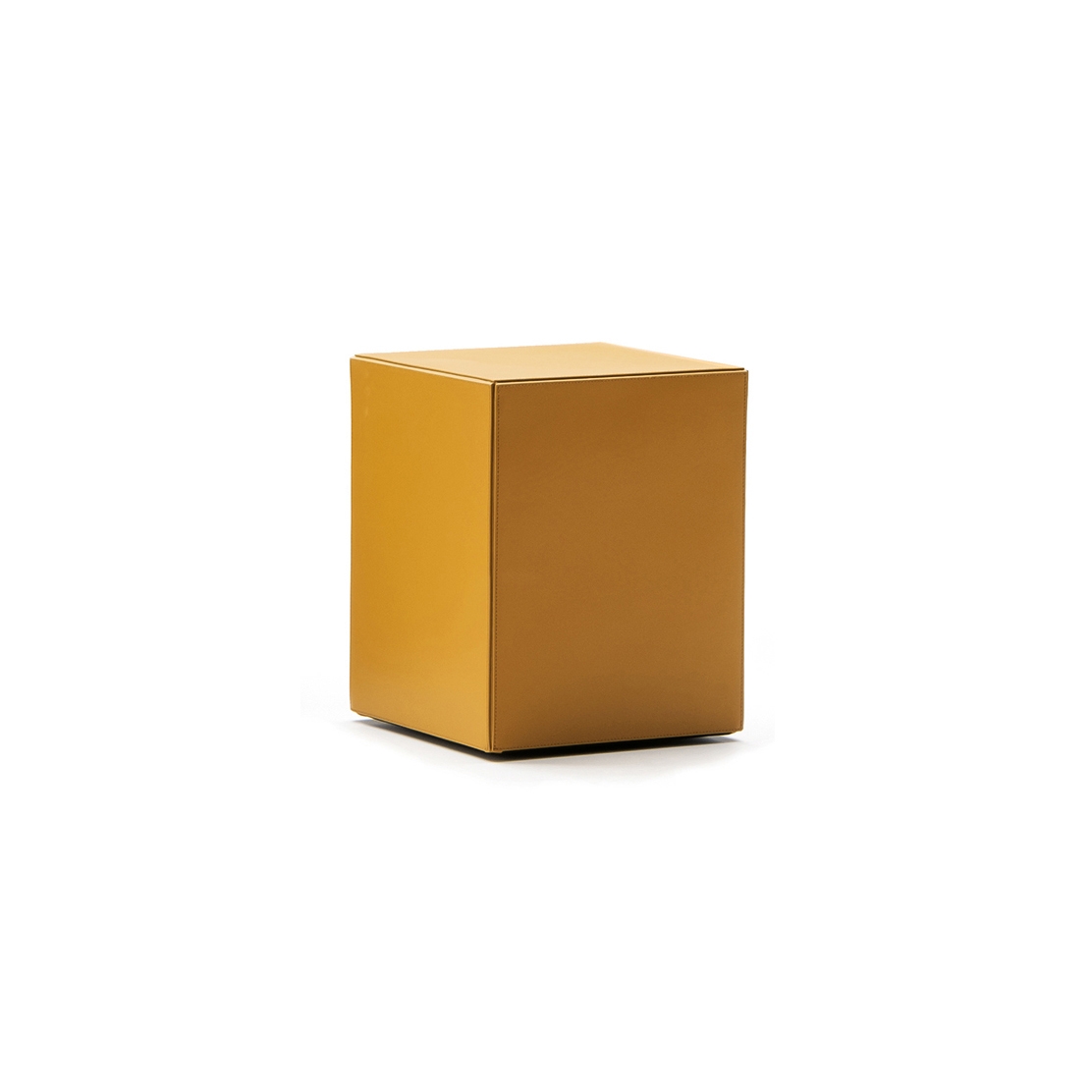 Display product Solid Saddle-Hide from manufacturer Minotti