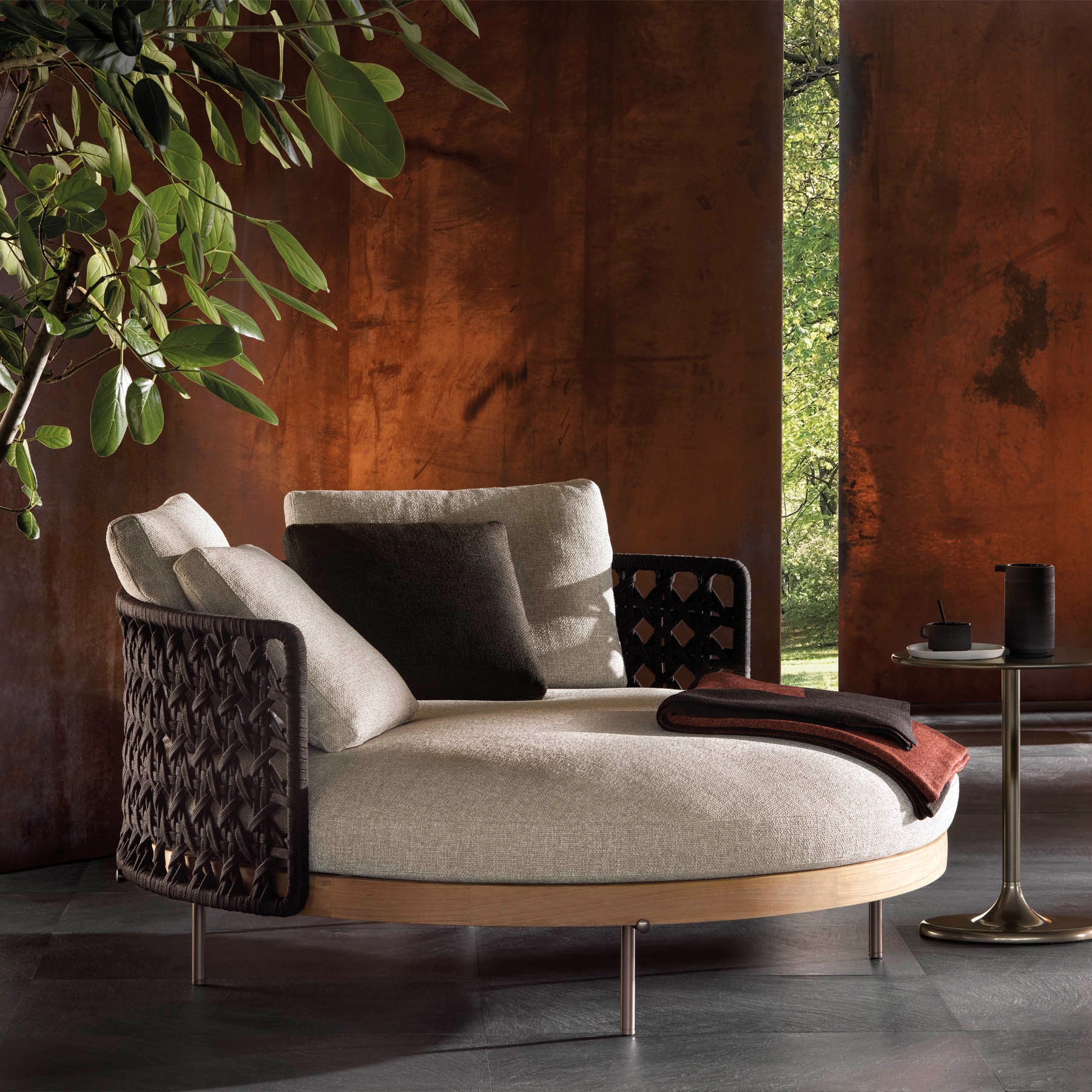 Display product Torii Nest Outdoor from manufacturer Minotti